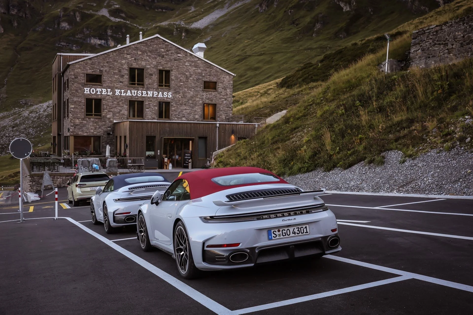 Porsche 911 Turbo S Test Hotel Klausenpass
