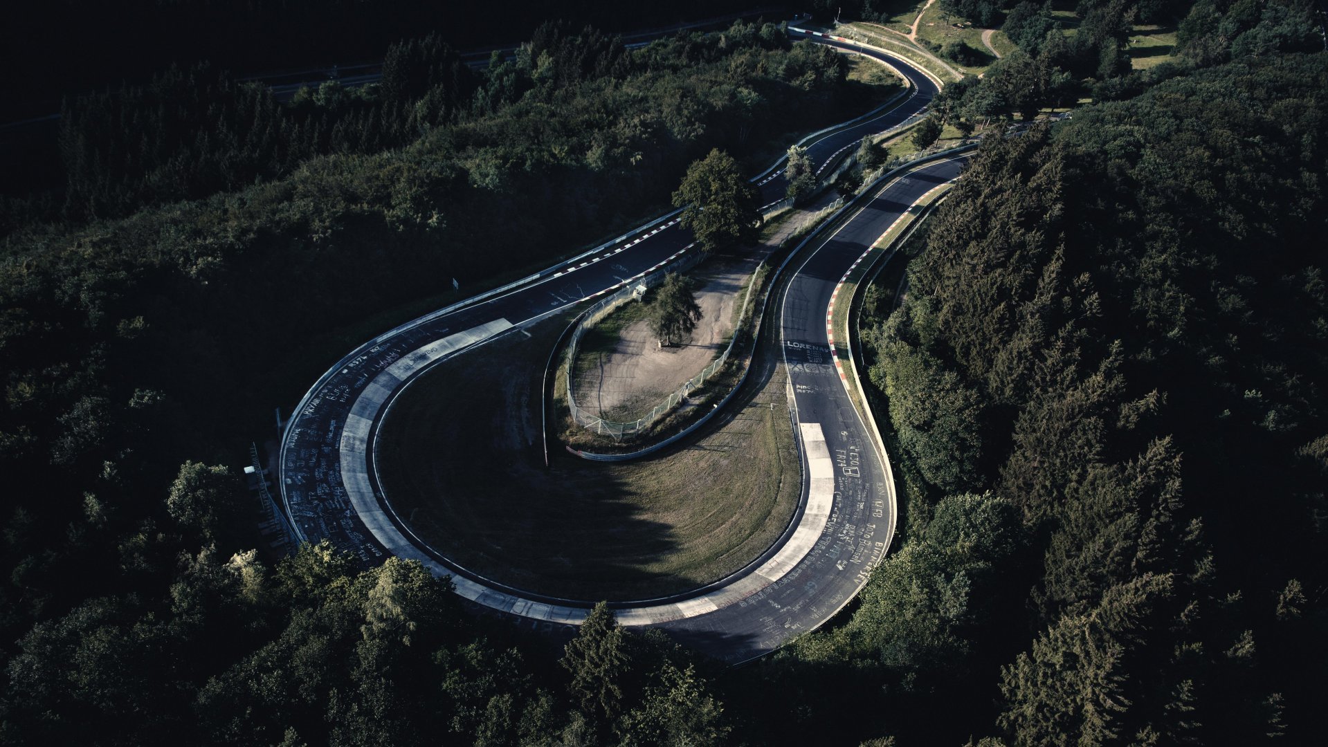 Porsche 911 GT3 100 Jahre Nürburgring Strecke