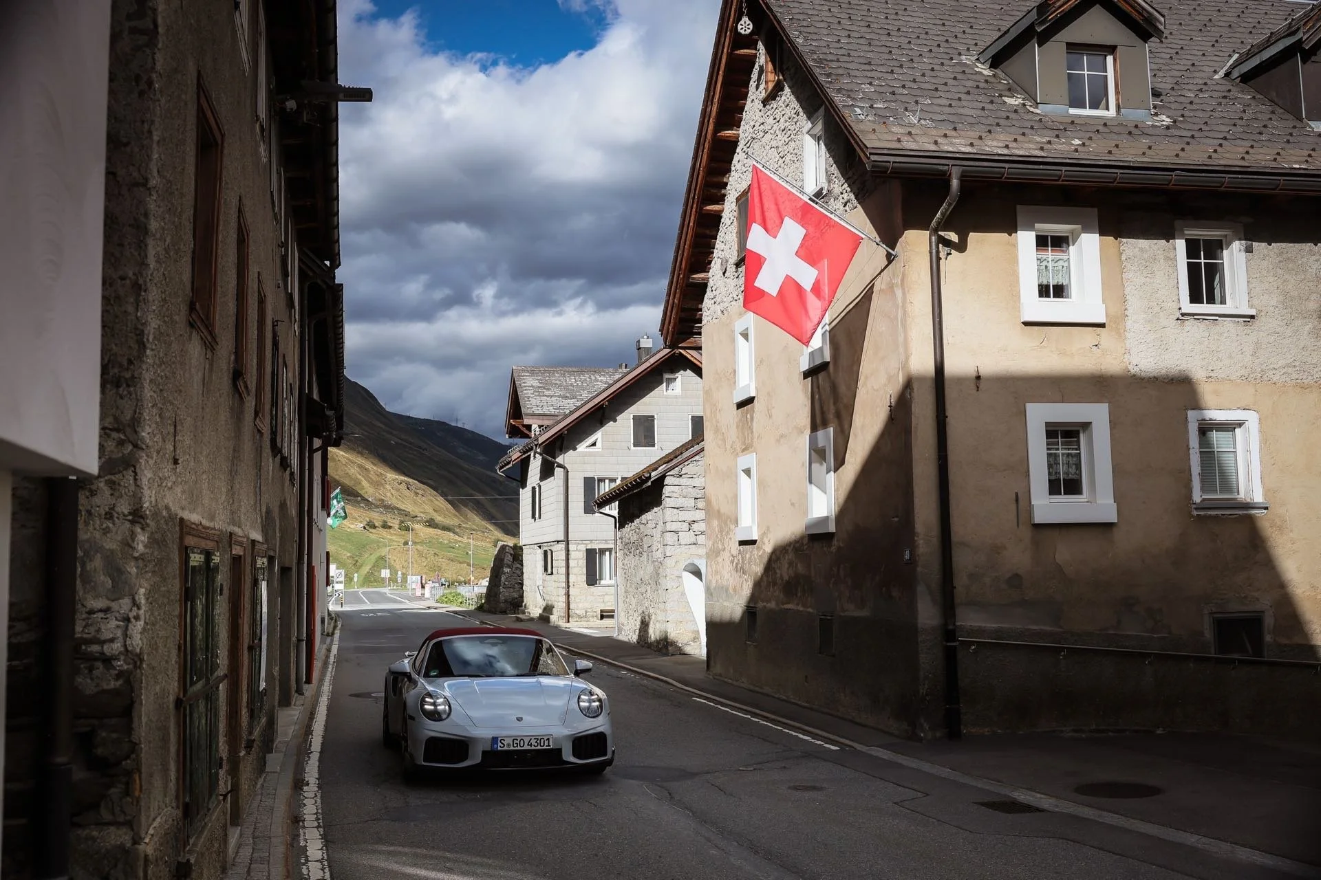 Porsche 911 Turbo S Cabrio Test Ortschaft