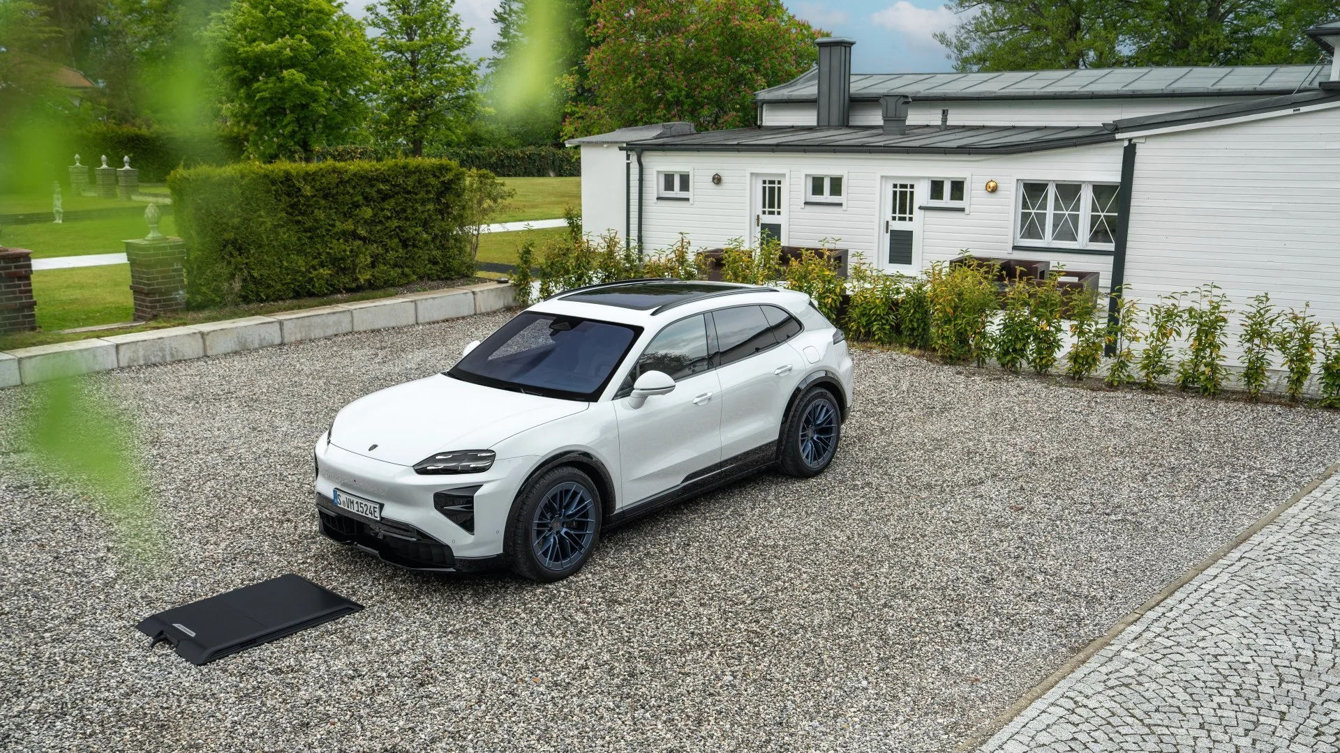 Porsche Cayenne Electric kabelloses laden