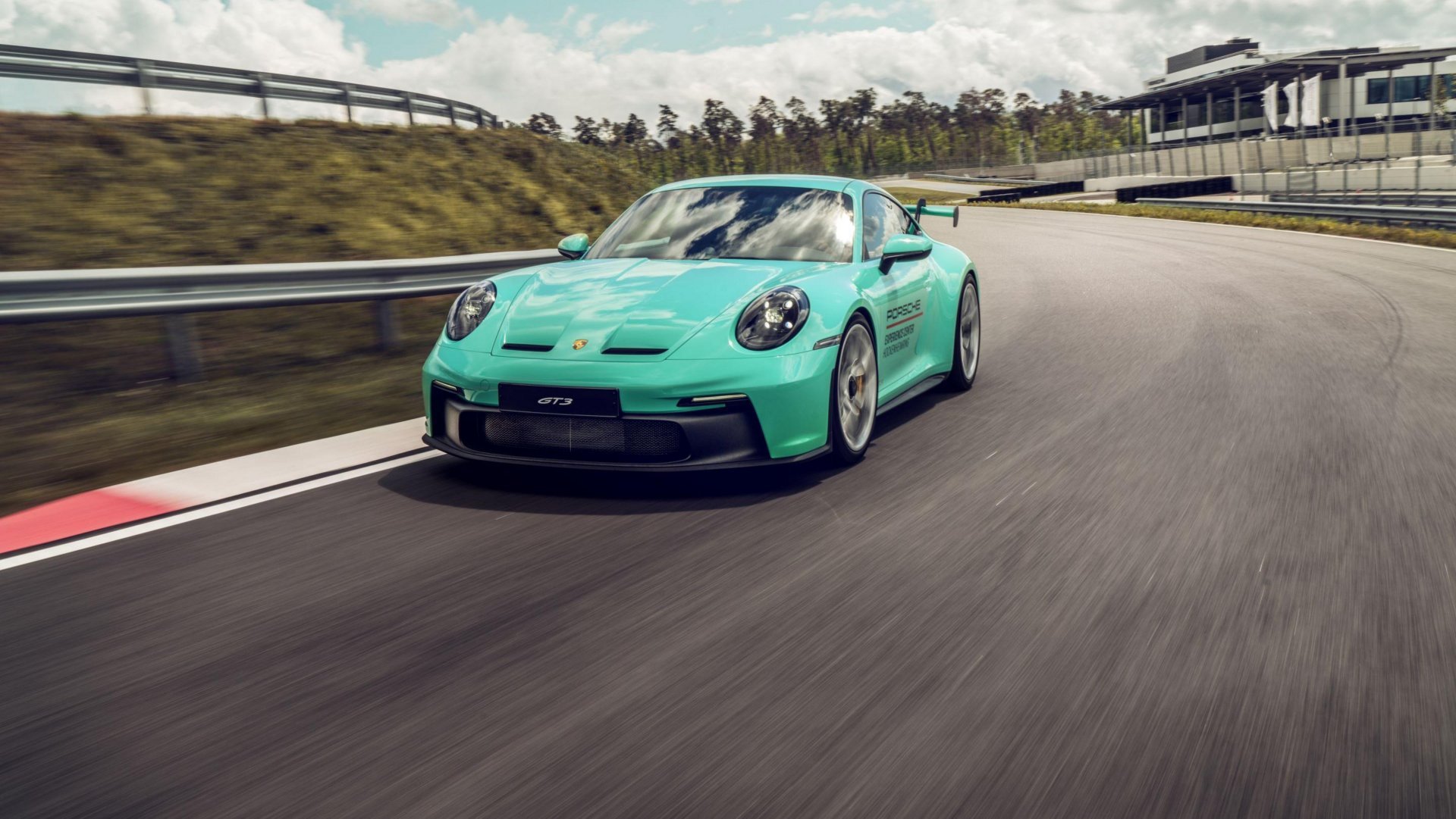 Porsche Werksabholung Experience Center Hockenheimring