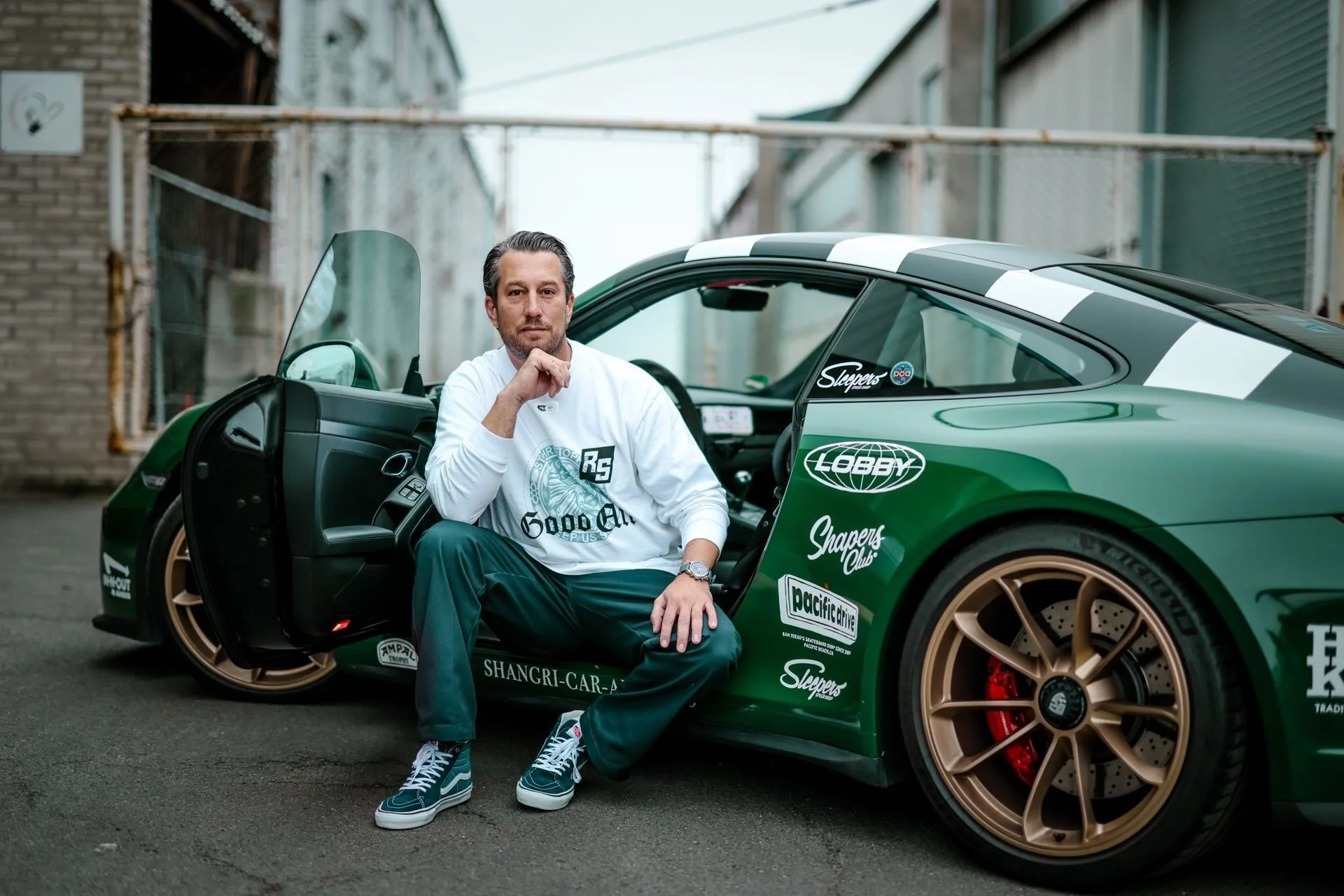 Petro-Surf-Gründer Ken Hake in seinem 911 GT3 Touring