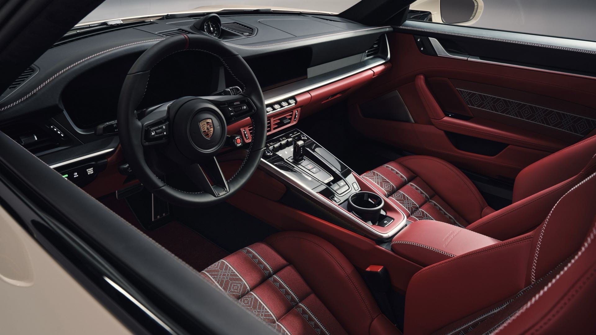 Porsche 911 Turbo S Sadu Edition Innenraum