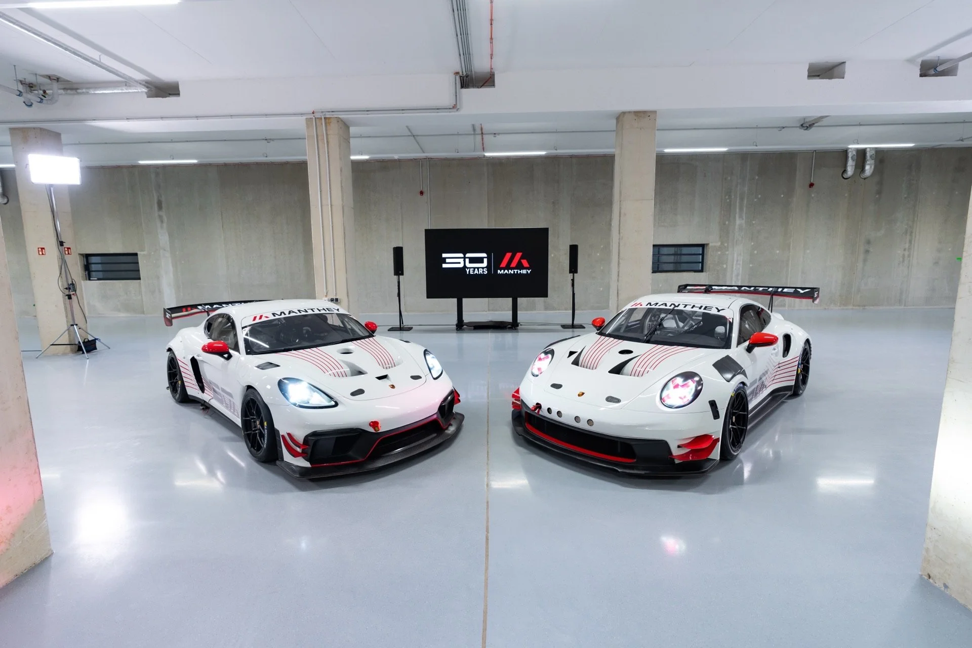 Manthey MR 30: Zwei Porsche-Rennwagen fürs Jubiläum