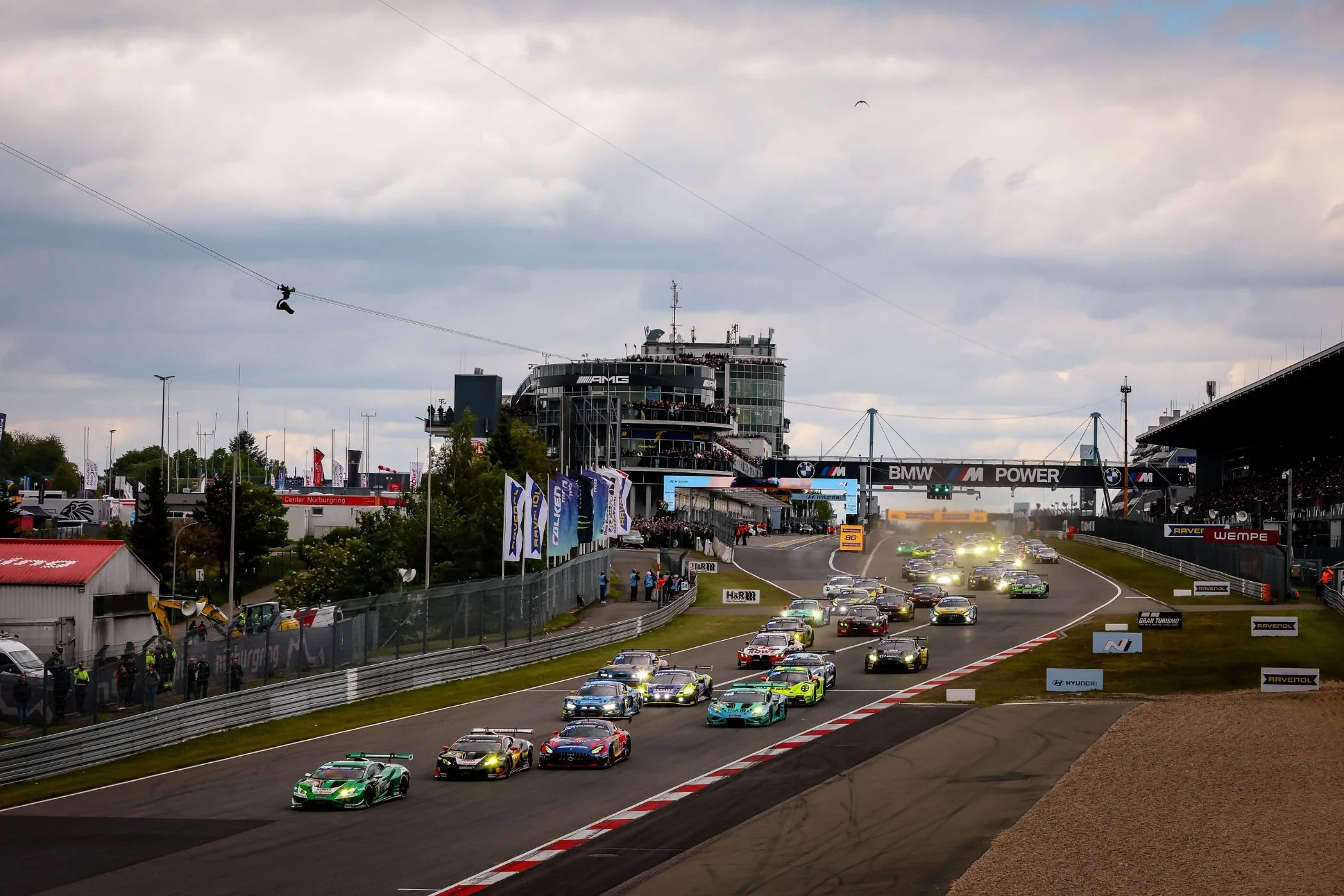 24 Stunden Nürburgring: Porsche, Wempe und Max Verstappen