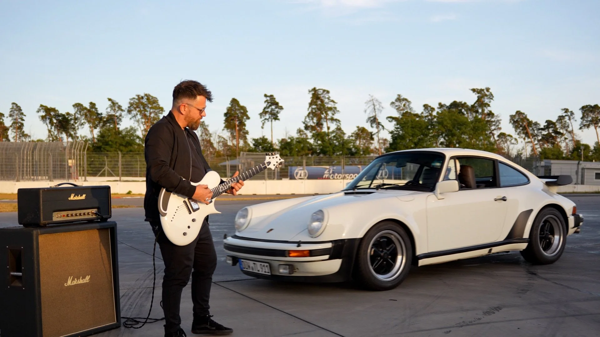 Porsche 930 E-Gitarre Ritter Widowmaker live