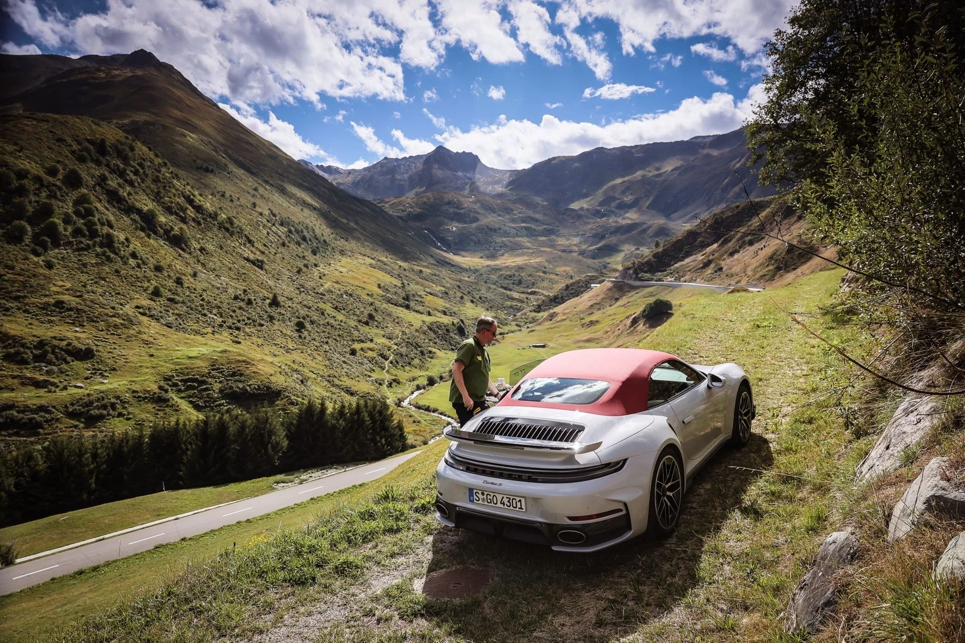 Porsche 911 Turbo S Test Wiese
