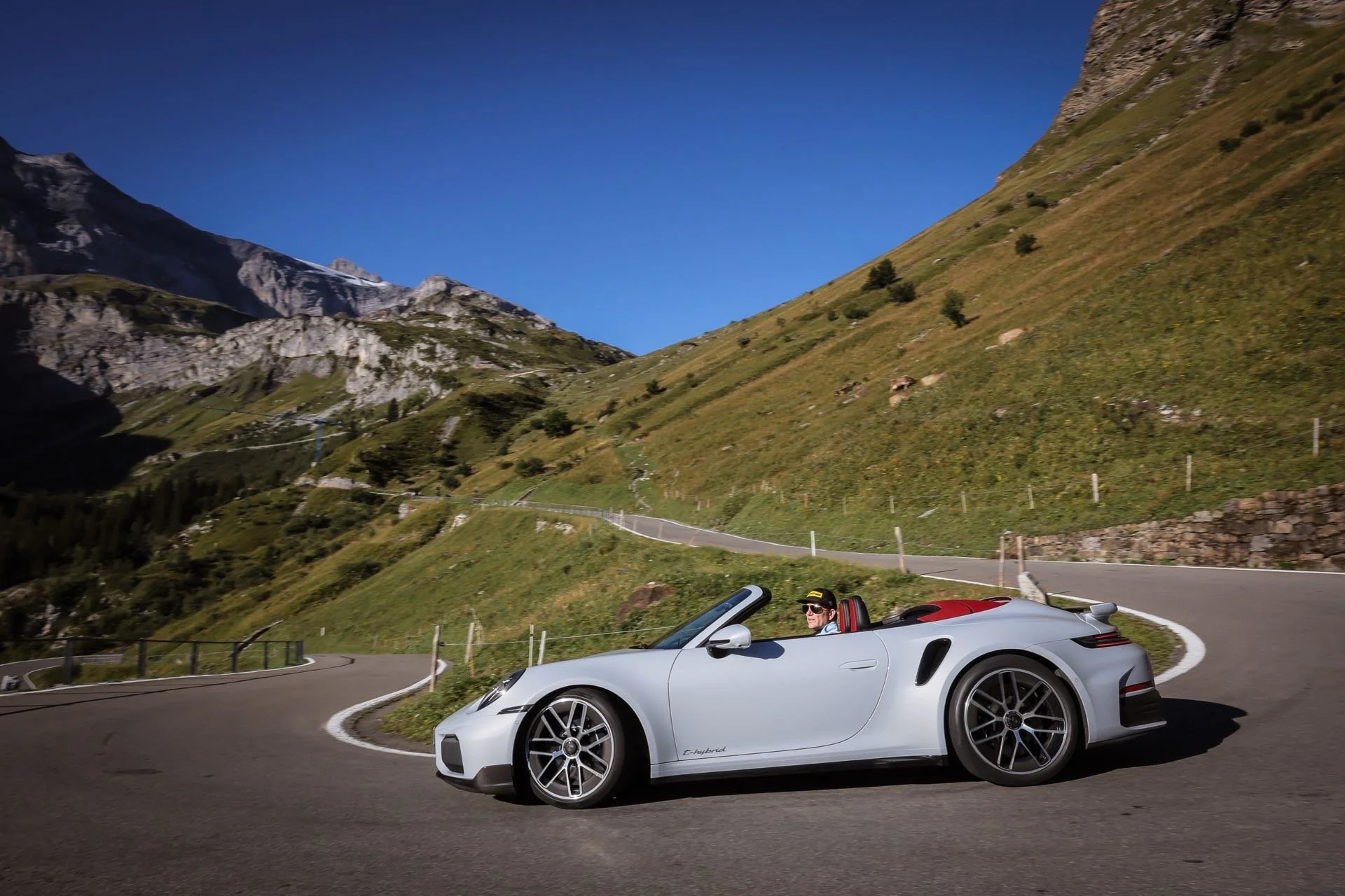 Porsche 911 Turbo S Test Schweizer Alpen