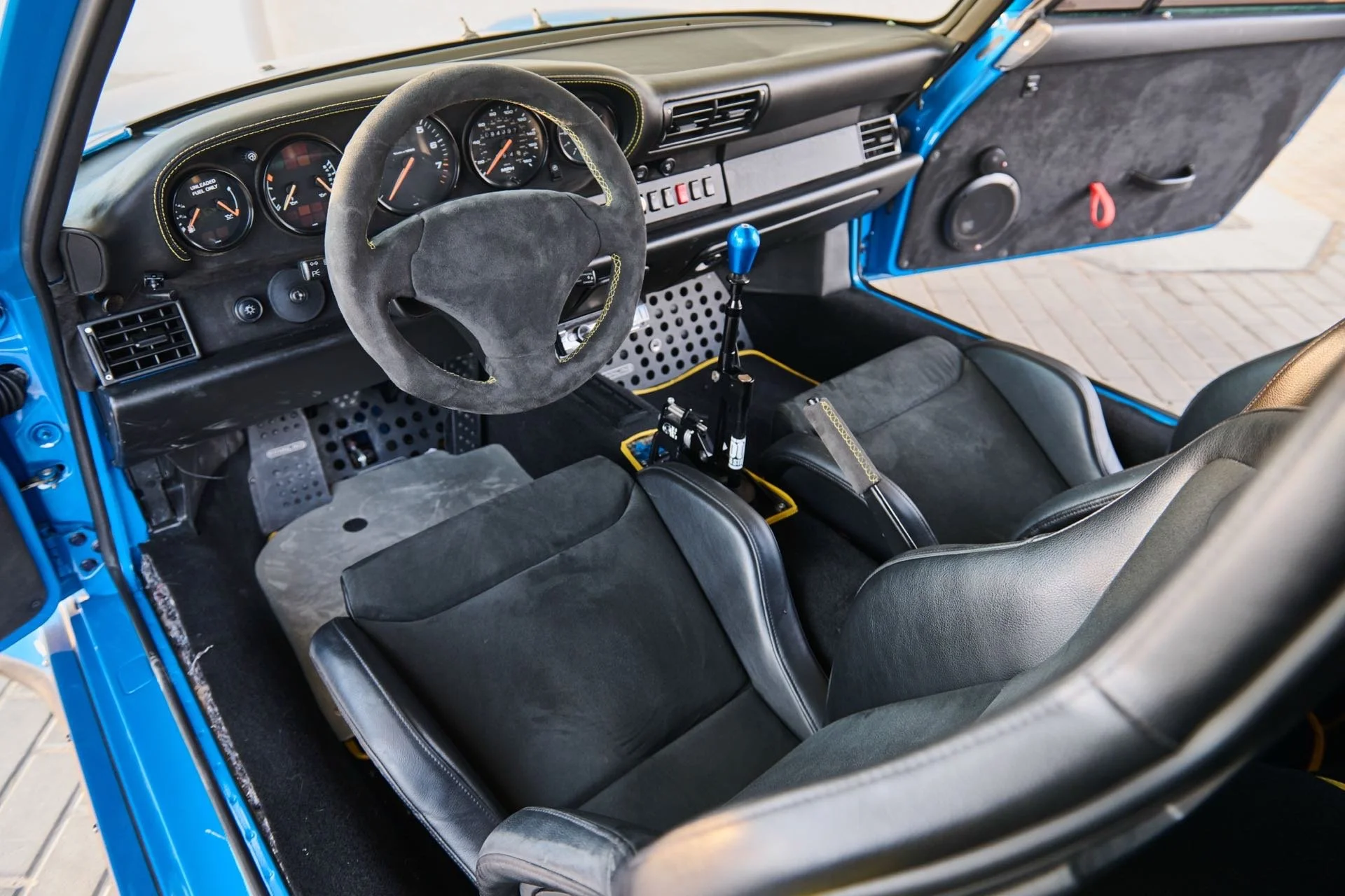 Porsche 911 RWB „Hideyoshi“ von Rauh-Welt Begriff Innenraum