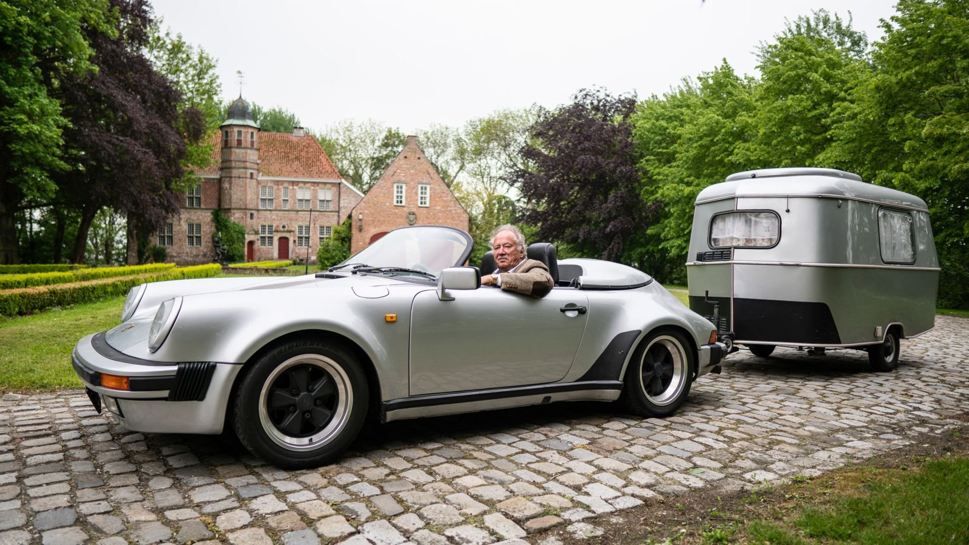 Porsche 911 mit Anhängerkupplung: Speedster zieht Wohnwagen