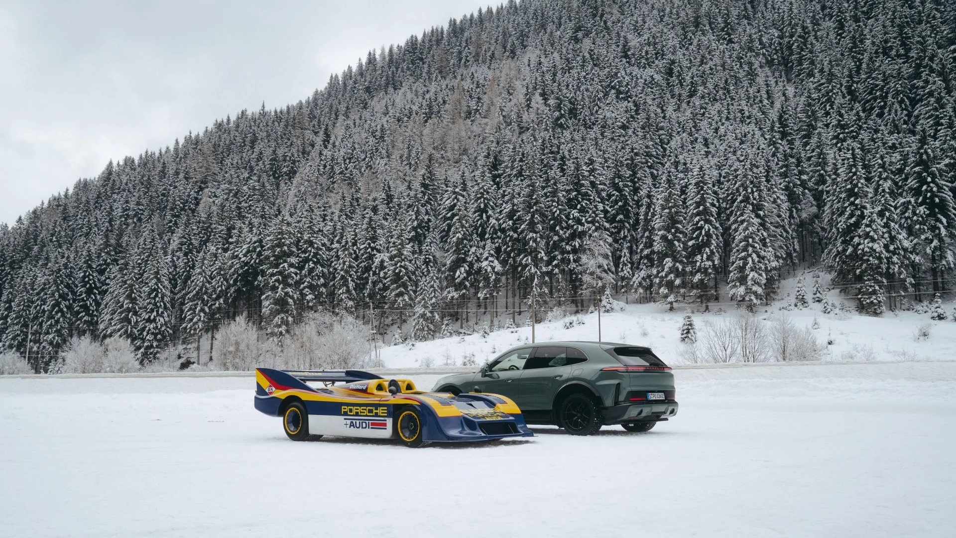 Über 1000 PS: Porsche 917 30 Porsche Cayenne Turbo Electric