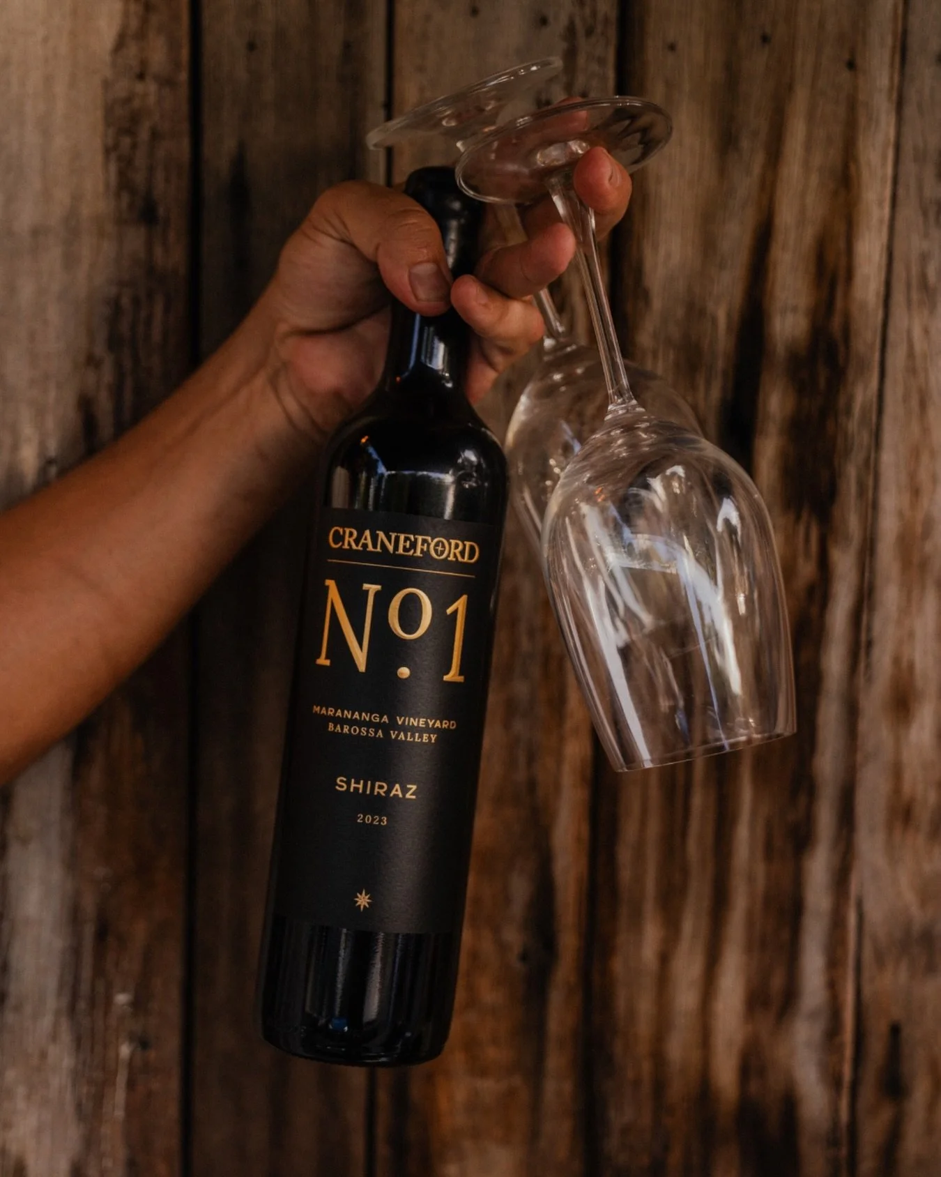 Craneford &lsquo;No.1&rsquo; Shiraz, Barossa Valley 🍷 Dark berries, espresso + dark chocolate 🔥 Big enough to pair w something from the coals, smooth enough for a long dinner.