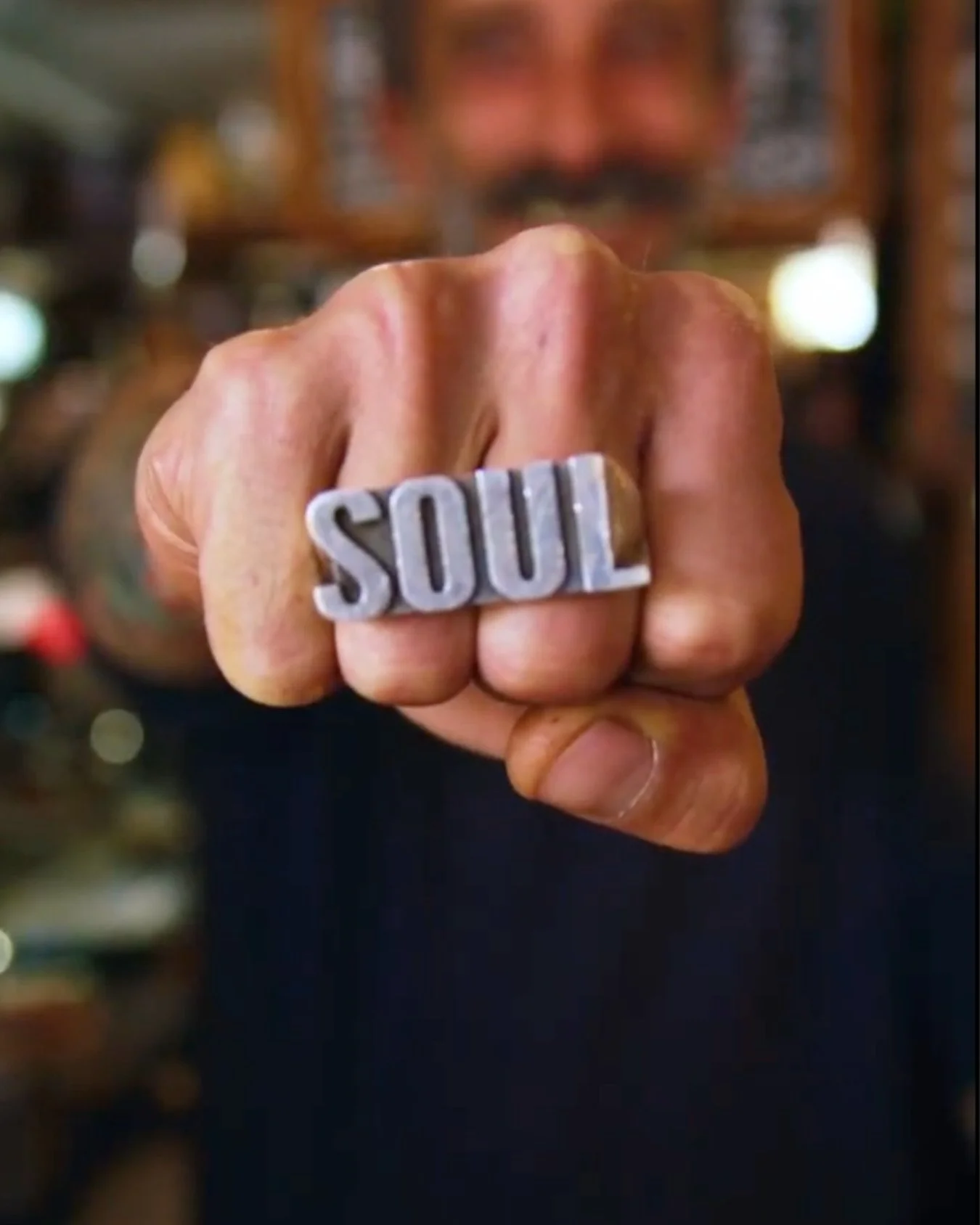 BYRON SOUL is alive and well 👊🏽 Bluesfest might be off, but the music&rsquo;s still on. @piccante.is.hot is playing tonight (🍑happy bday @peachespilates_byronbay !) and we&rsquo;re lining up a big Easter weekend of live music at The Roady: stay tu