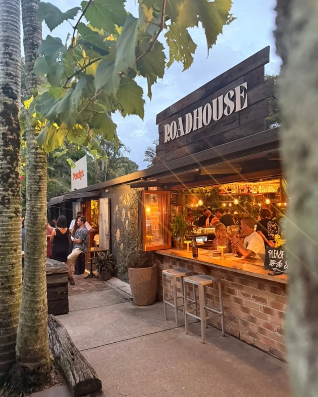 From morning to night, The Roadhouse is in full swing this Easter 🐣 Open from 7am daily, with space to settle in - inside or out on the terrace. 

🔥 Kitchen&rsquo;s firing, drinks are flowing, + live music runs across the whole long weekend: Wednes