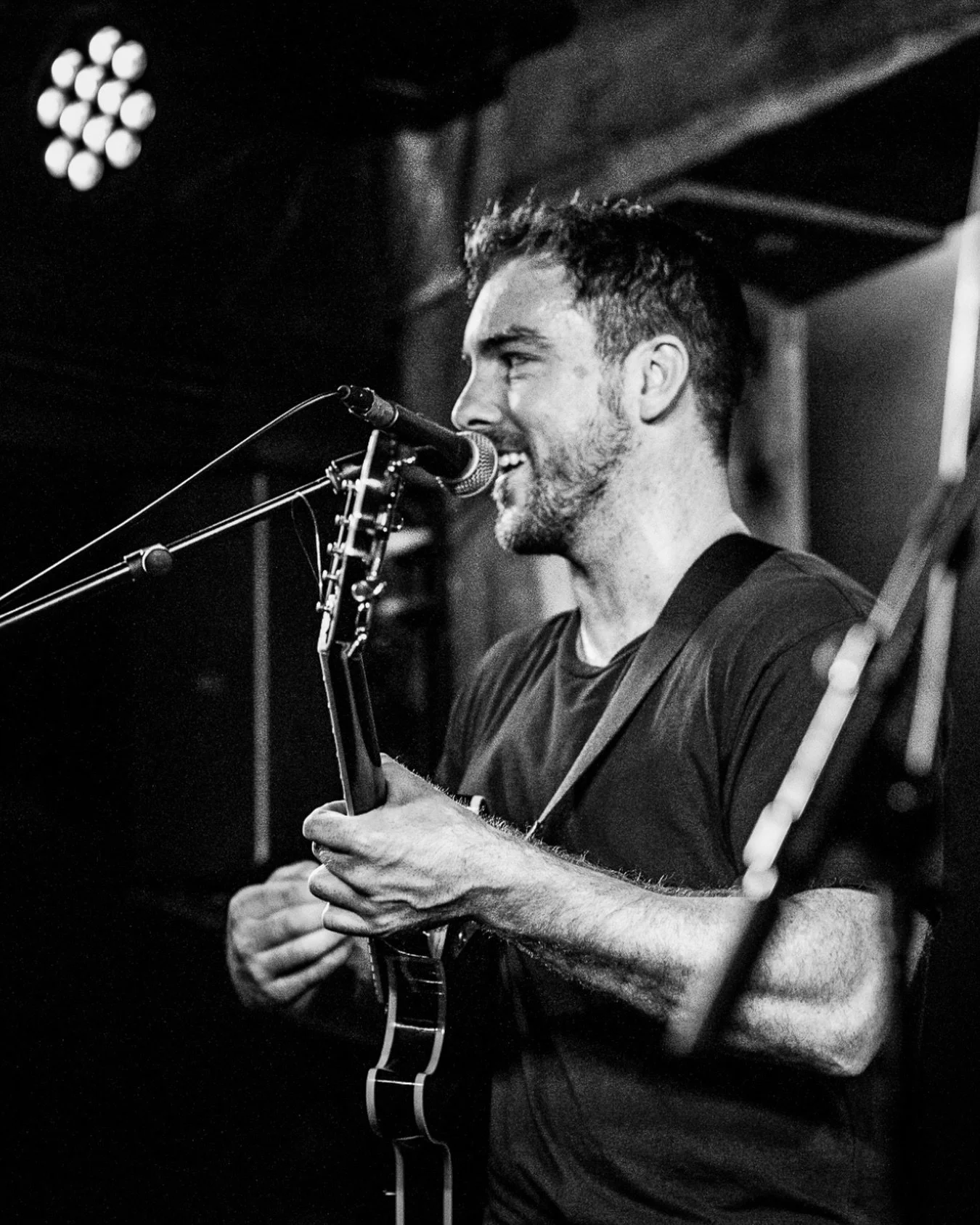 SHEEHY: live tonight, 6&ndash;9pm. One of our favourite grassroots artists from over the border was set for Bluesfest but has pivoted to the local stages. We&rsquo;re lucky to have him at the Roady tonight! Expect laid-back acoustic rock,blues + soul