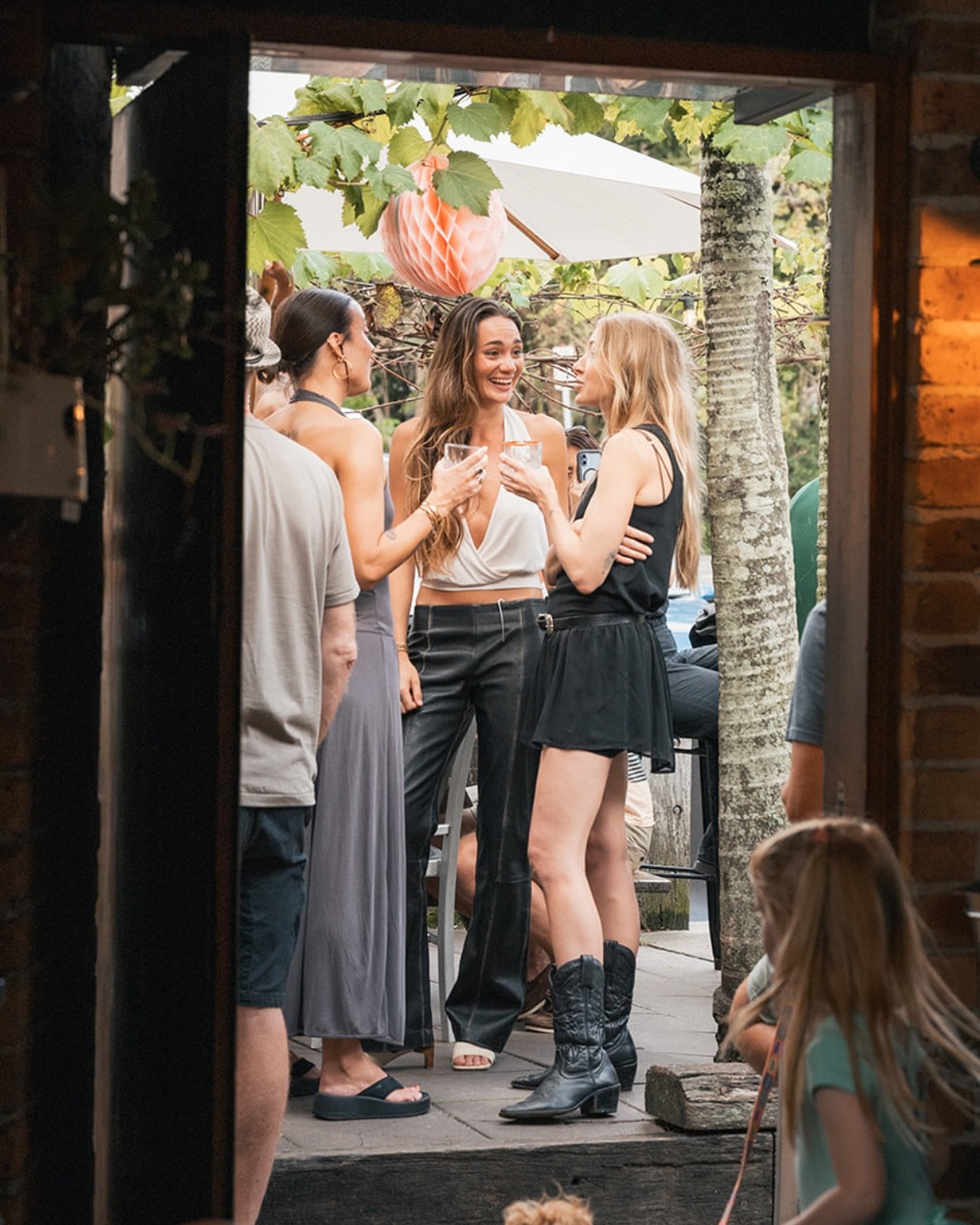 The Roadhouse is Byron&rsquo;s all-day local 🌴 Long brunches, early dinners, casual drinks and the nights that roll on. Expect seasonal food, quality produce, a seriously good margarita, and a calendar of live music and community events that keep th