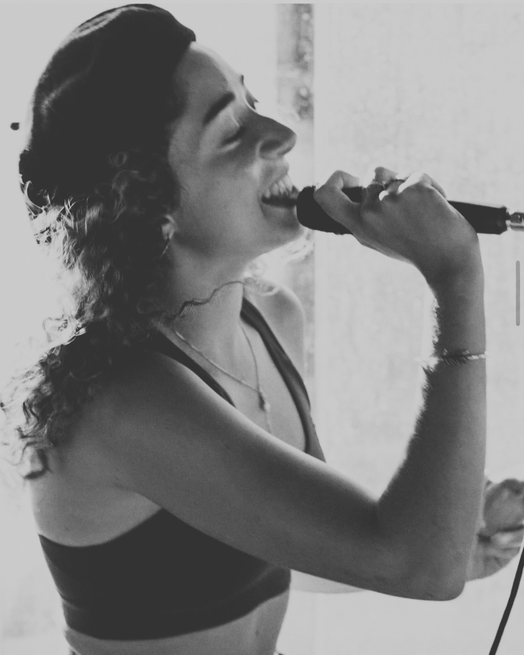 Anna Gozlan Live at The Roadhouse Byron Bay