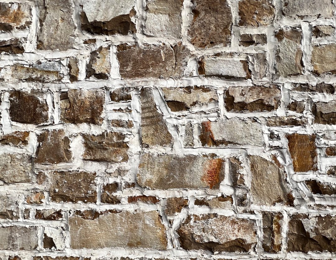 mudstone and mortar wall