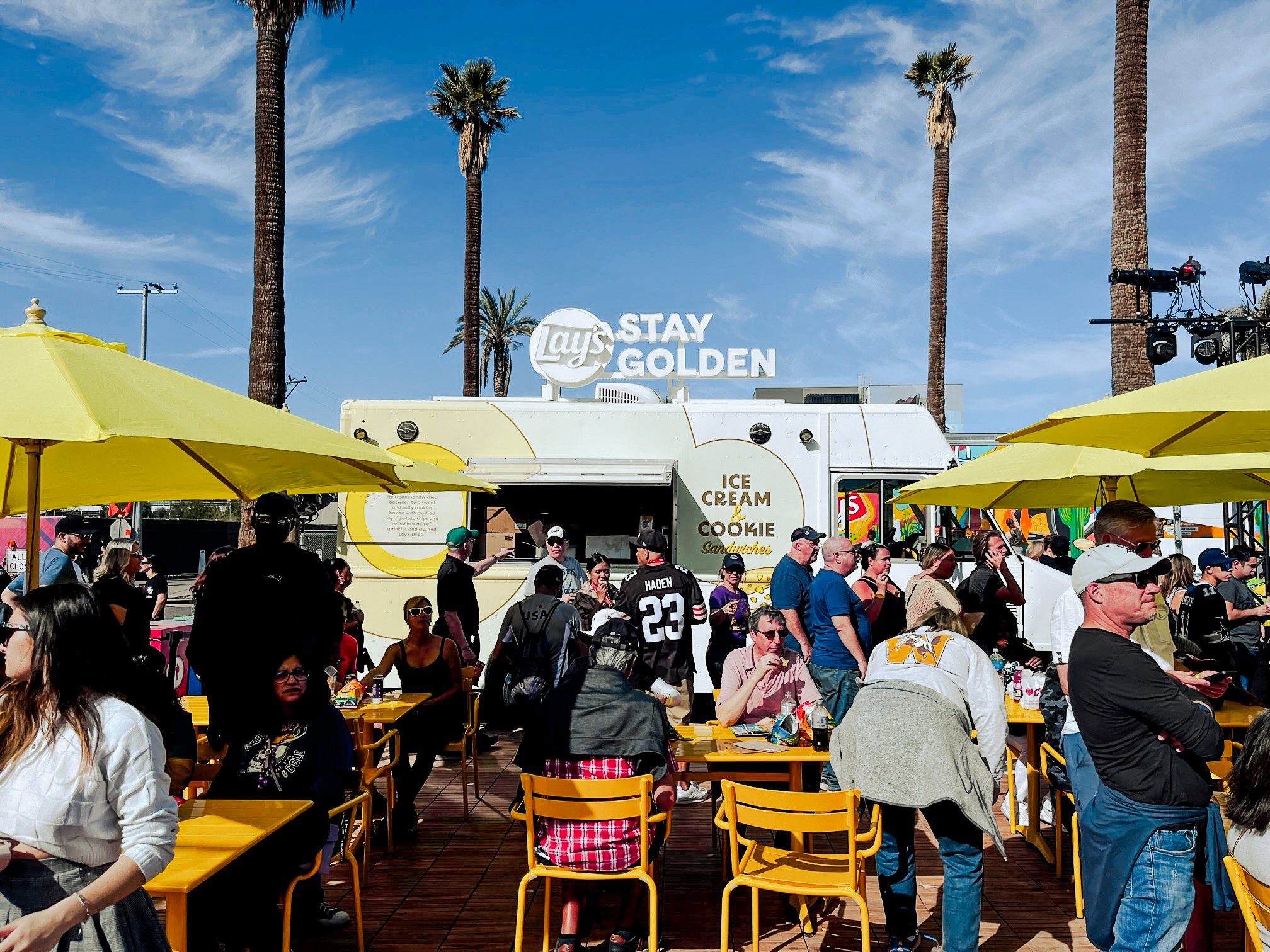 Social Media Integration in Experiential Marketing