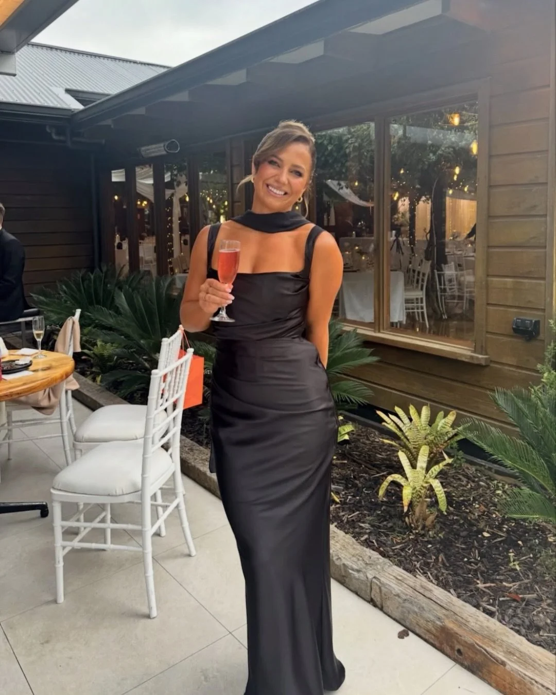 Wedding season! The gorgeous @itsrebeccanorris looking absolutely stunning on her best friends wedding day. 

Custom-blended dark glow to enhance her natural tone and give that seamless, wedding-ready finish.

#aucklandspraytan #spraytanauckland #nzw