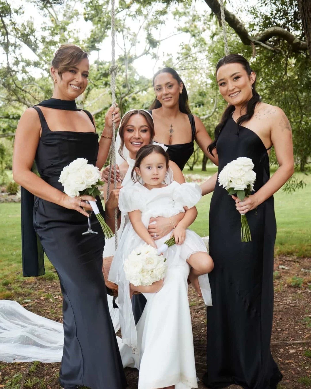 When the whole party shows up glowing in Bronzed tans 🤍🤍🤍
Bridal party bookings available - enquire via the link in bio.

#spraytanartistnz #nzwedding #weddingnz #spraytanauckland #aucklandspraytan