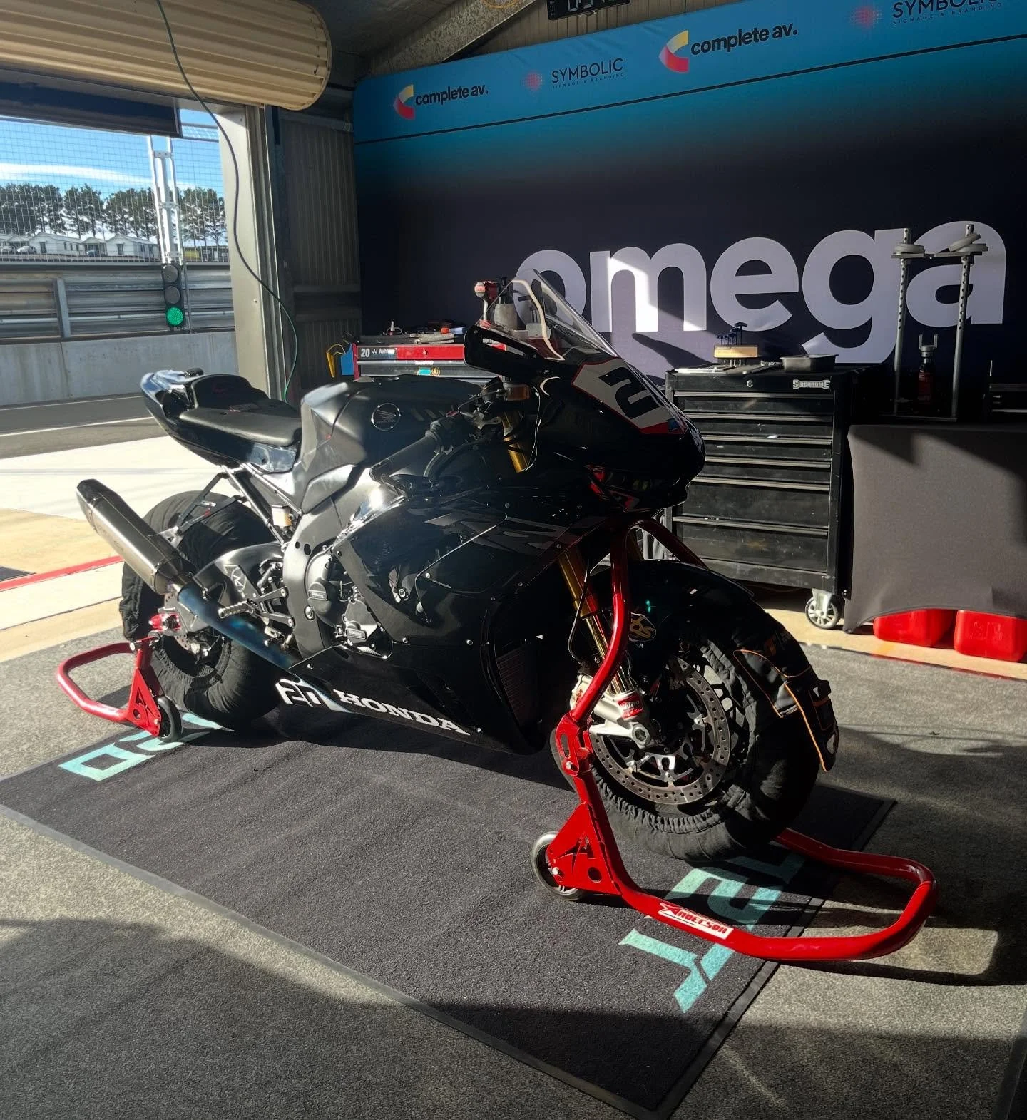 Rd 7 of the @asbk with @jj.nahlous20 on a different machine but still the same goal ๐
#hrc #hrchonda #honda #cbr1000rr