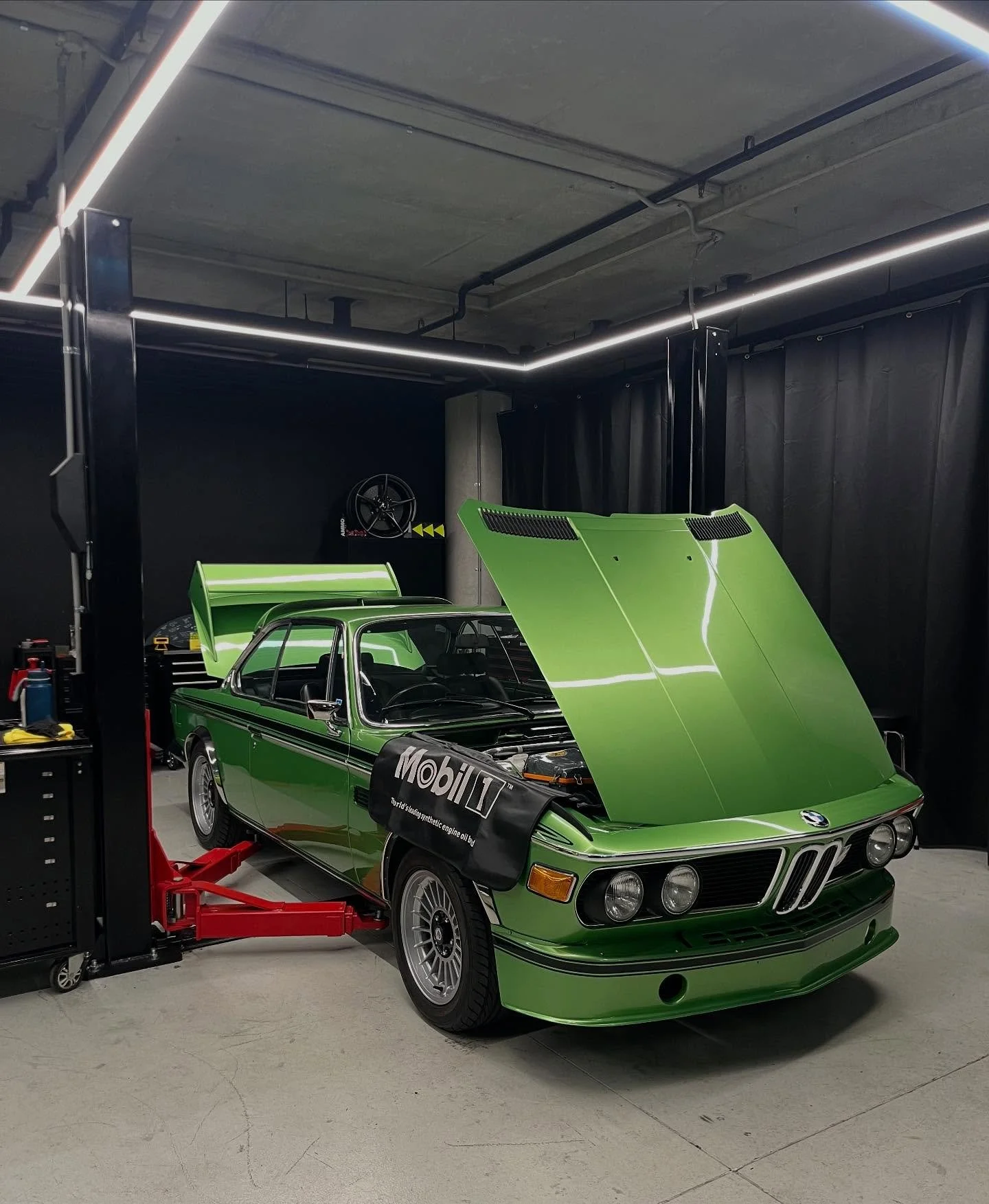 When the Green Goblin steels the Batmobile ๐
#bmw #bmwaustralia #30cslbatmobile #30csl