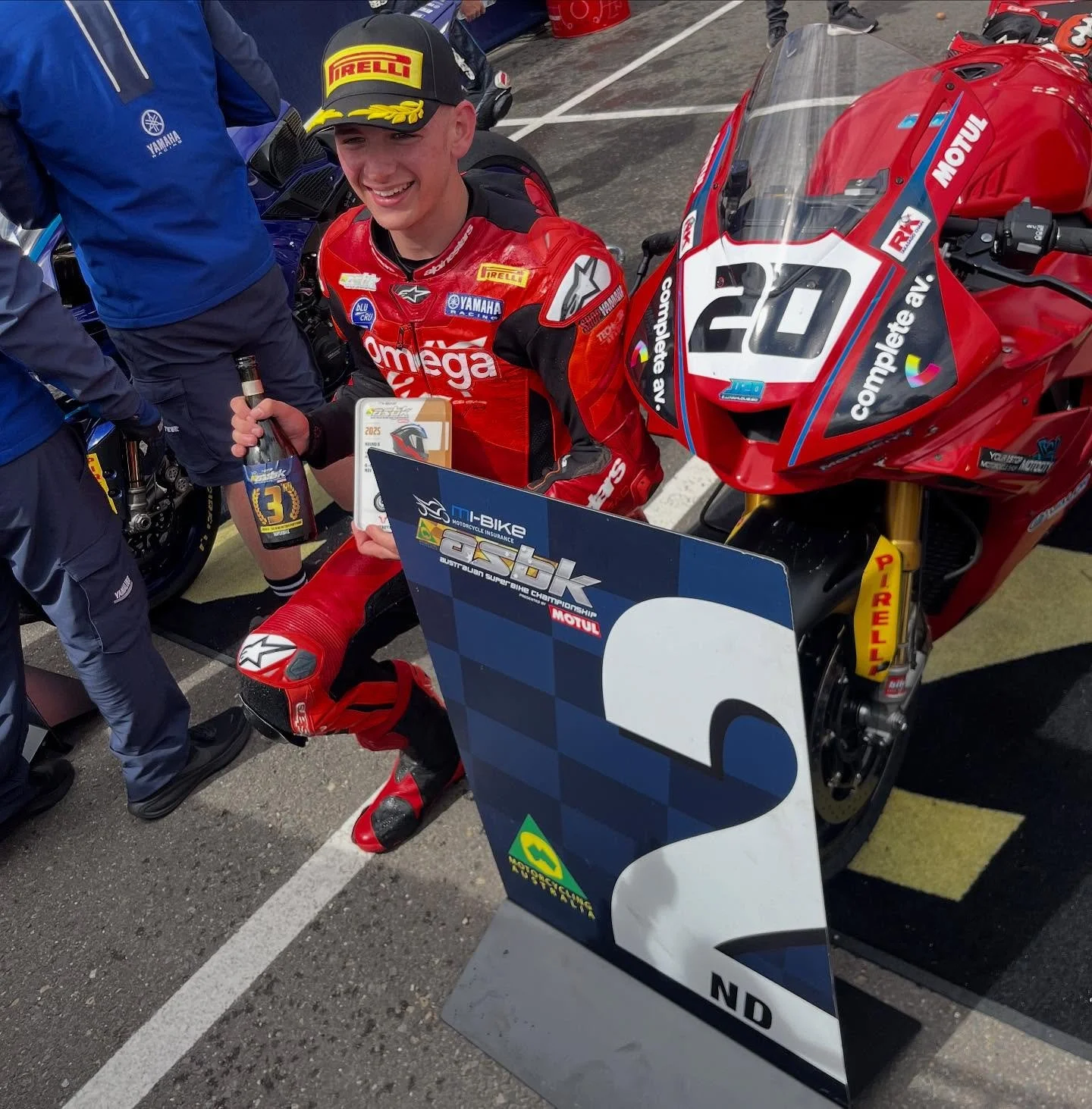 Podium finish for the last @asbk round of the year with @jj.nahlous20 on the @hondaracingcorporation SBK 🏁

#hondamotorcyclesaustralia #honda #hondaaustralia #hrc