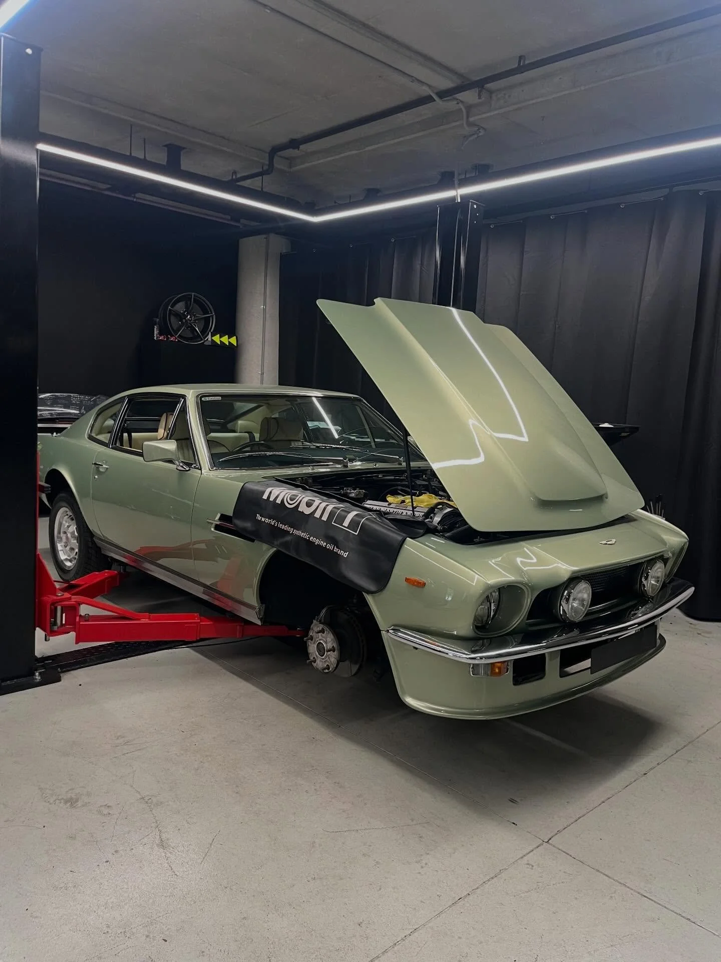 Recommissioned and back to glory 

#astonmartin #astonmartinsydney #astinmartinaustralia