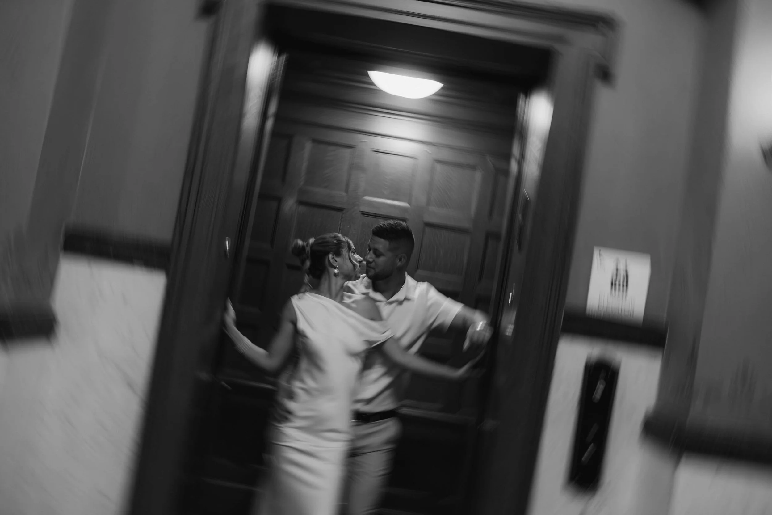 Engagement Session at the Ohio State House 