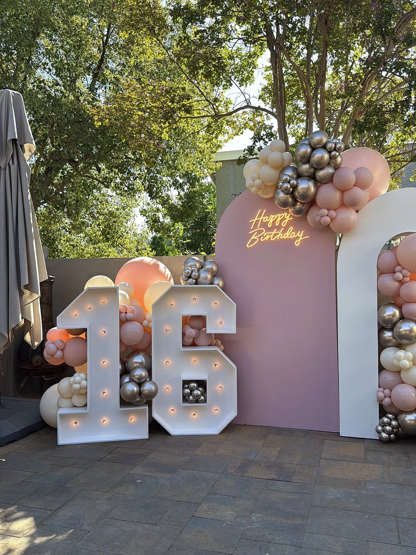 ✨ Sweet 16 dreams come true! ✨
We loved bringing this elegant blush + nude setup to life for such a special celebration 💕
From our glowing 16 marquee numbers to the balloon garland &mdash; every detail was made to shine!

A huge thank-you to @anna_s