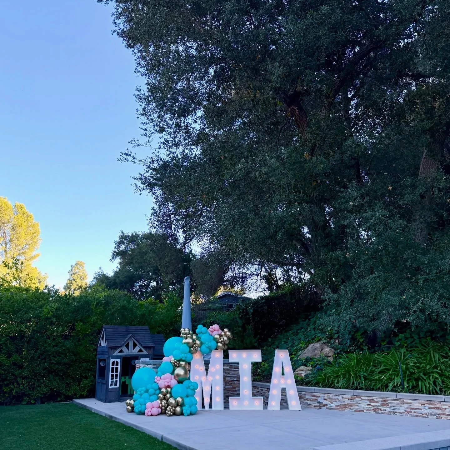 A dreamy spa-themed 7th birthday for sweet Mia ✨💖🫧
Loved creating this pastel balloon garland + marquee letter setup for the cutest backyard celebration! Thank you Amy for trusting Golden Glow Events again and being a returning client to bring the 
