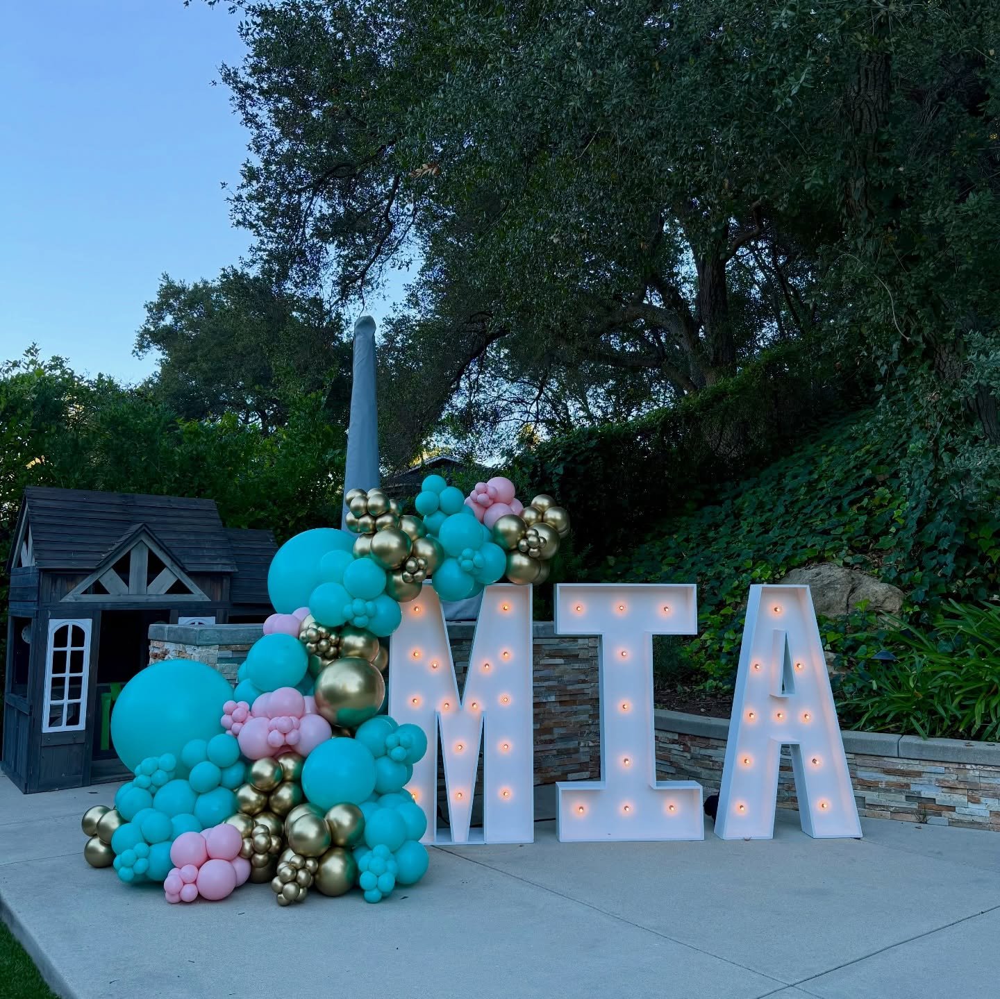 A dreamy spa-themed 7th birthday for sweet Mia ✨💖🫧
Loved creating this pastel balloon garland + marquee letter setup for the cutest backyard celebration! Thank you Amy for trusting Golden Glow Events again and being a returning client to bring the 