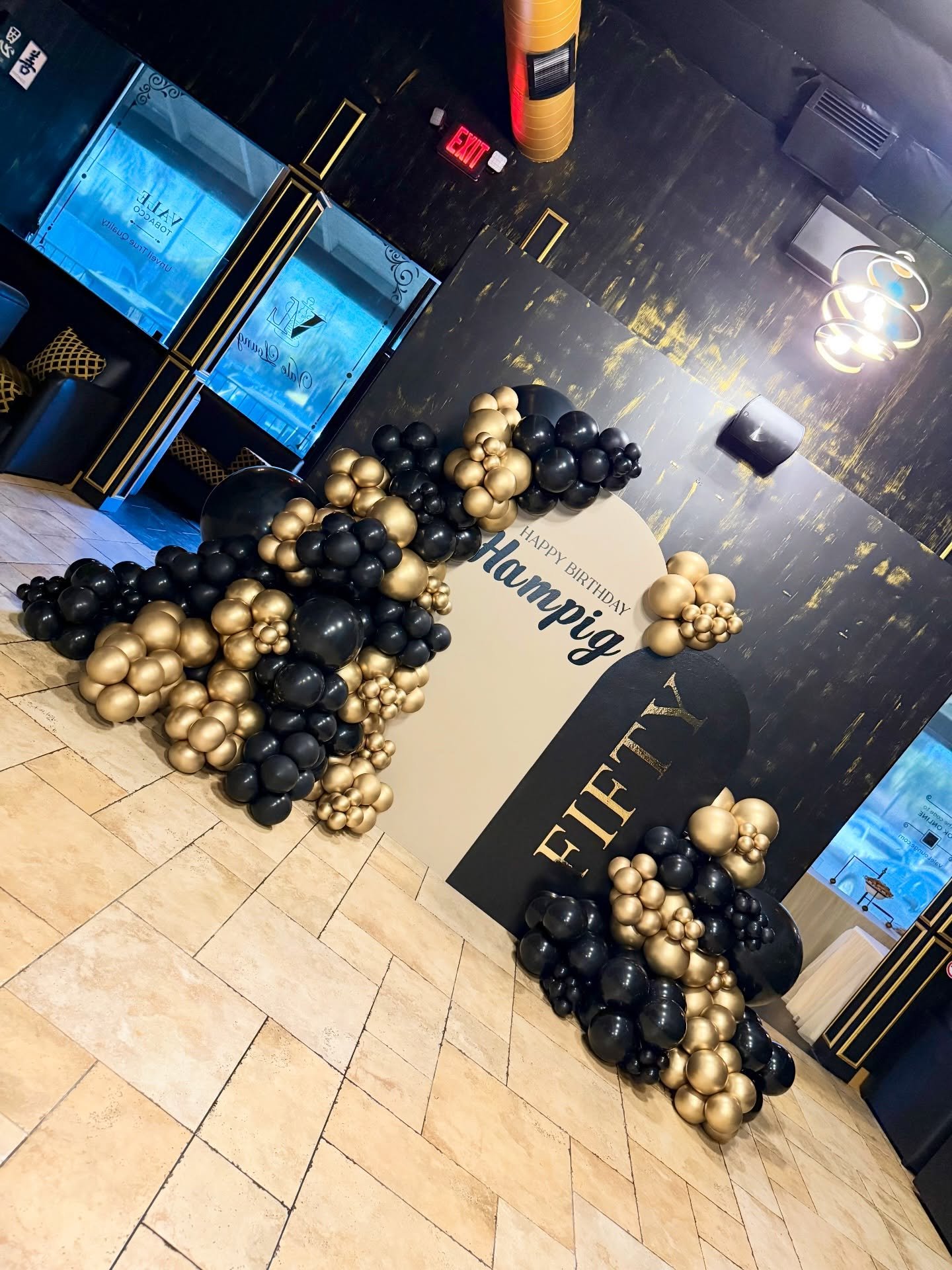 Where black, gold, and celebration meet ✨ thank you to our wonderful client @clarrrr14 for always trusting us with your events. 
.
.
.
.
.

#GoldenGlowEvents #BalloonDecorLosAngeles #LuxuryBalloonDecor #BlackAndGoldParty #explore