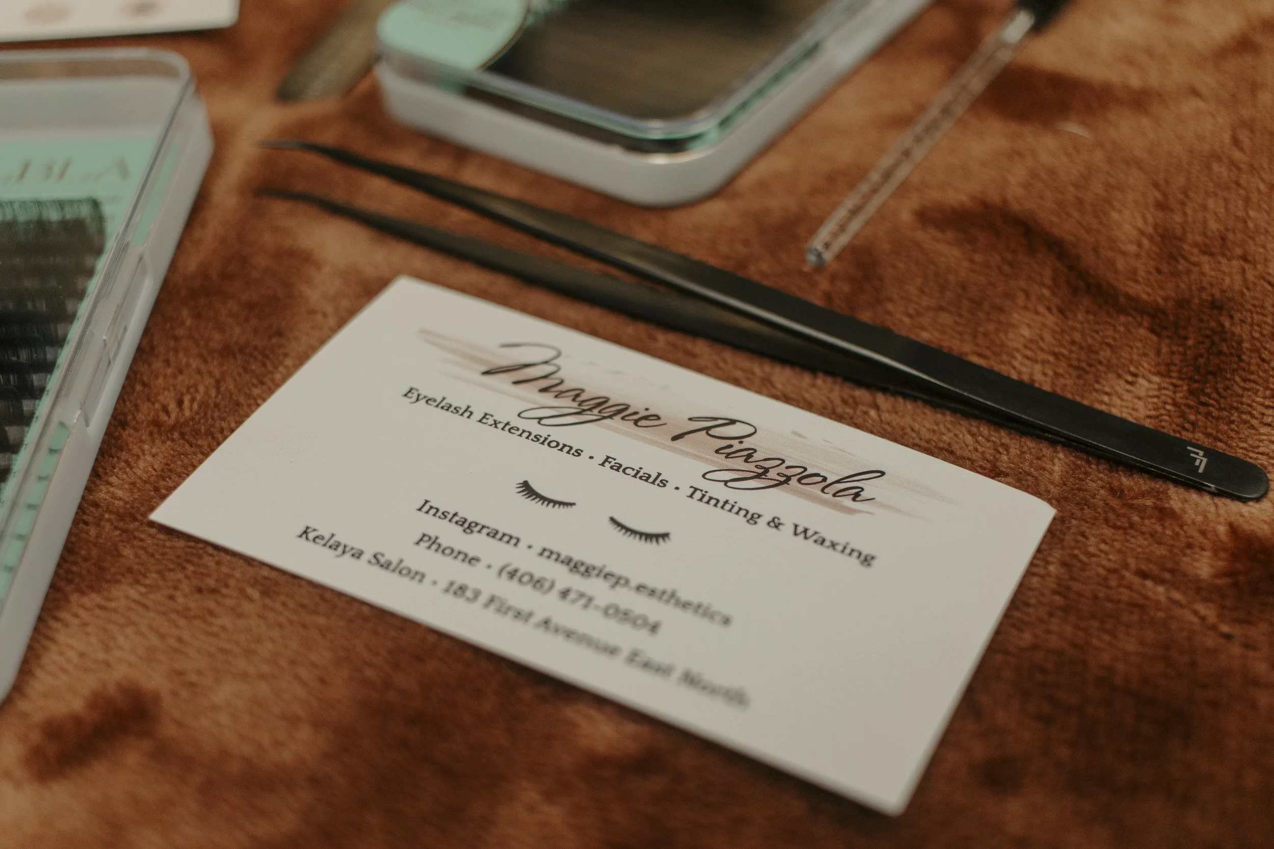 maggie piazzola business card with tweezers and eyelashes