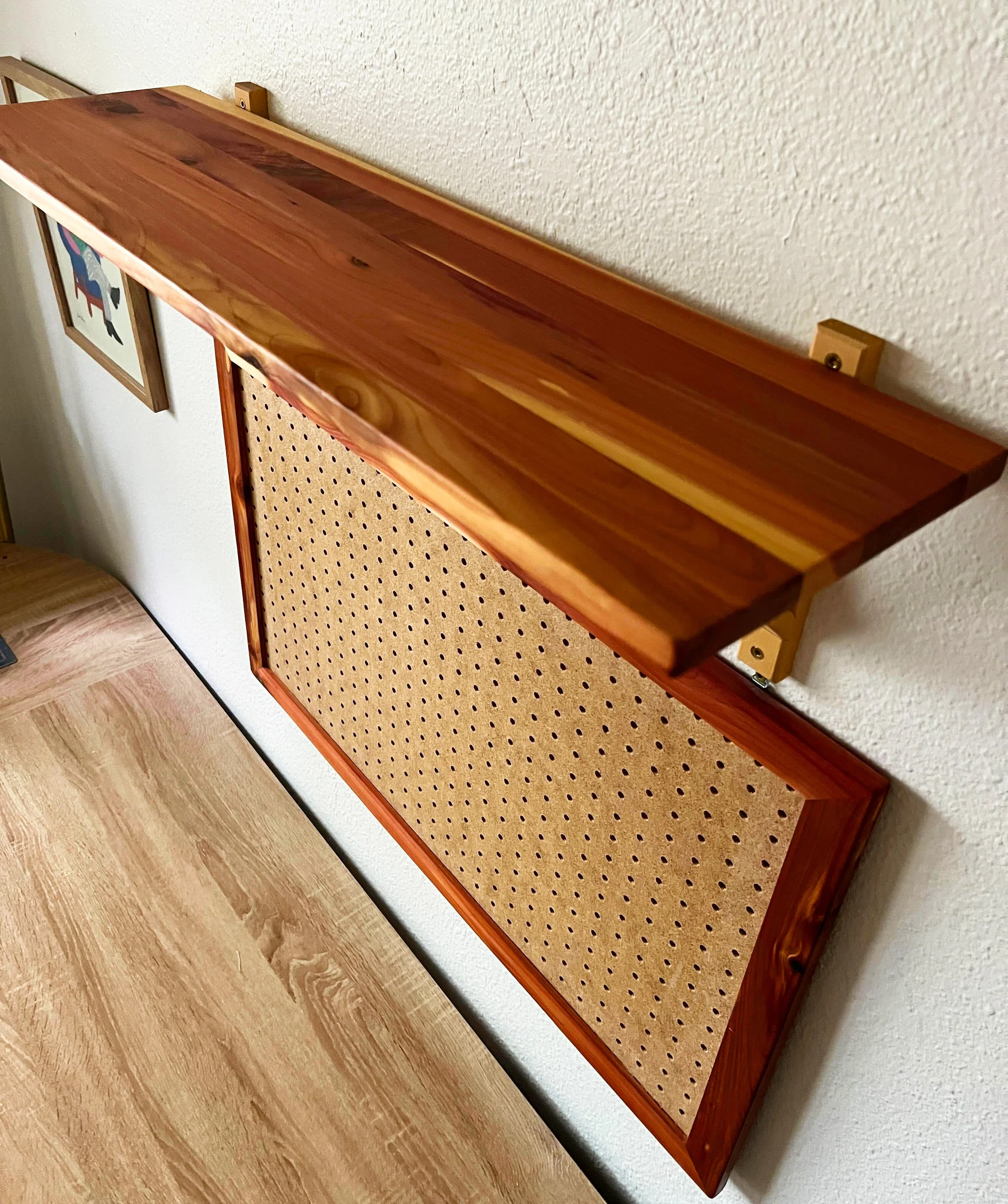 Marbled Shelf & Pegboard Frame

aromatic cedar
$250