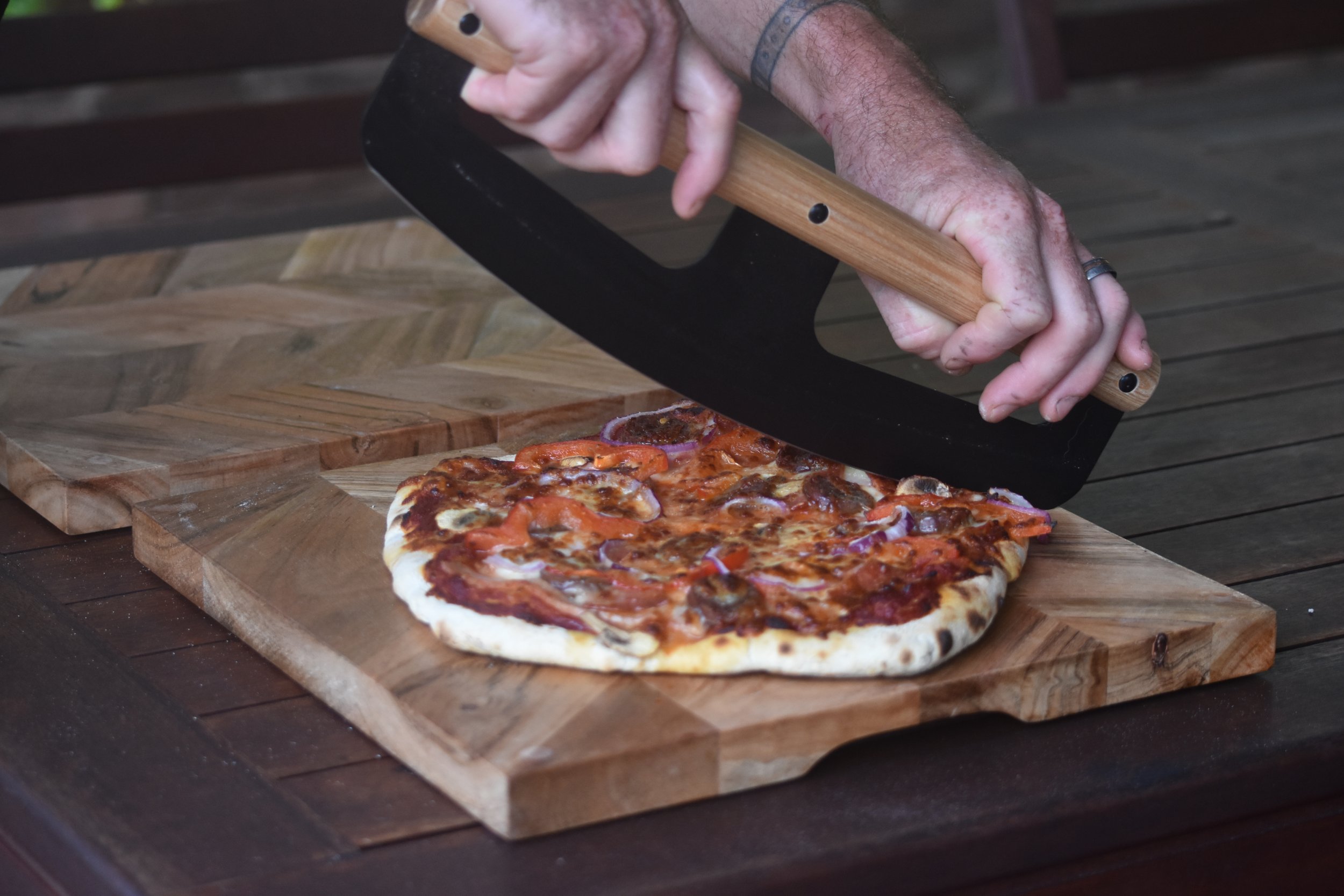 Meat the Territory - Spicy buffalo & meat pizza