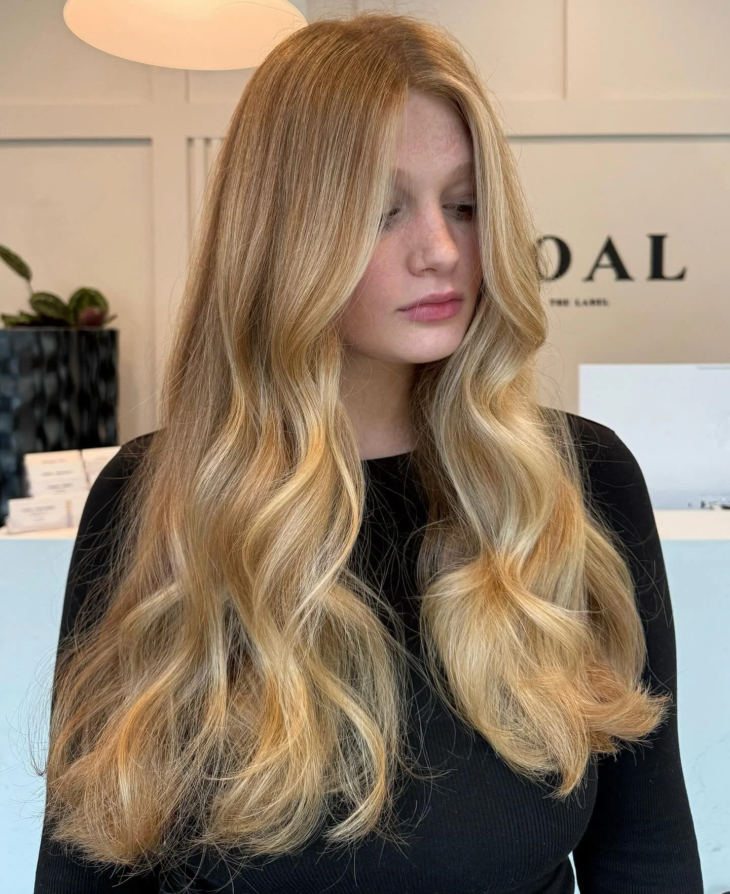 Dimensional copper blonde❤️&zwj;🔥
Hair by: @like_alyssia 
&bull;
&bull;
#soal #soalthelabel #winnipeg #winnipegsalon #copper #copperblonde #blondebalayage