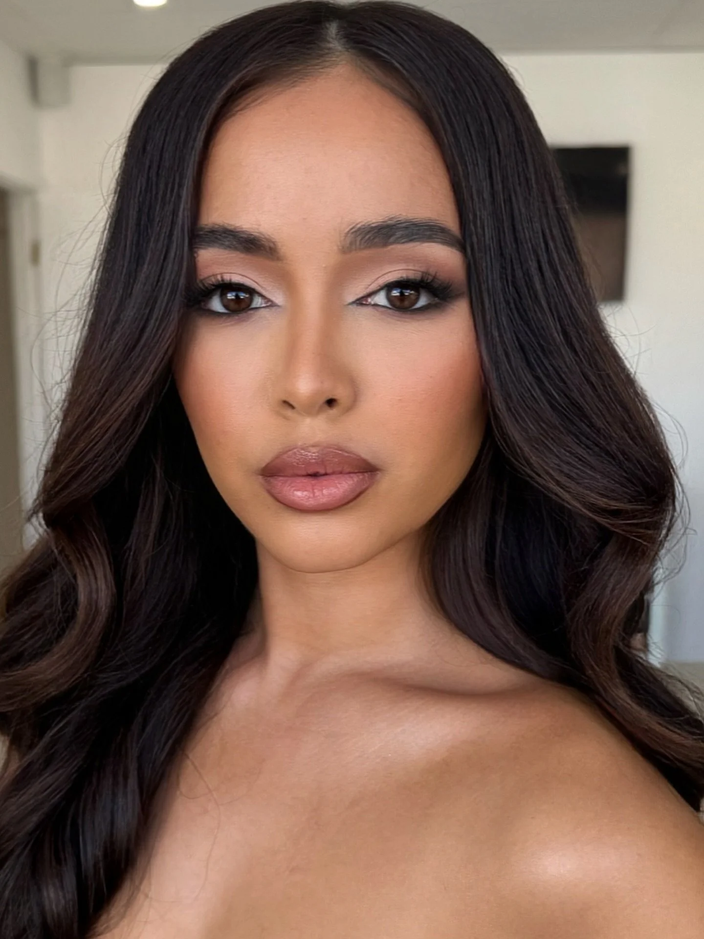 J A Z M I N

I love how natural lighting can completely change a look. 

#makeup #foxeyes #softglam #makeupartist