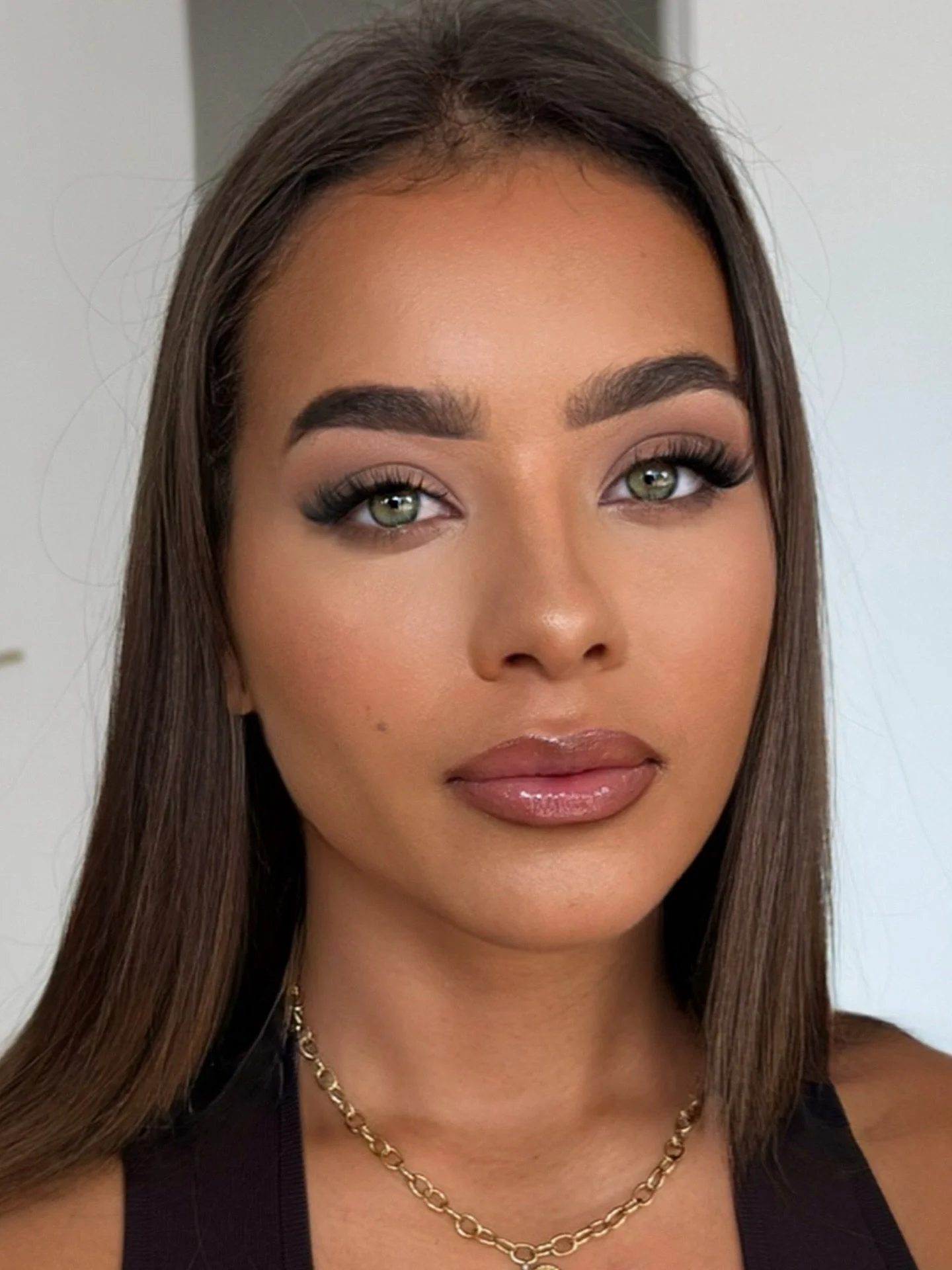 Saturdays in the studio @perthmakeupacademy 

Key products 
@hudabeauty easy blur foundation
@tartecosmetics shape tape concealer
@maccosmeticsanz fairly precious blush
@maccosmetics cork liner
@kikomilano gloss

#perthmakeupartist #perthmua #muapert