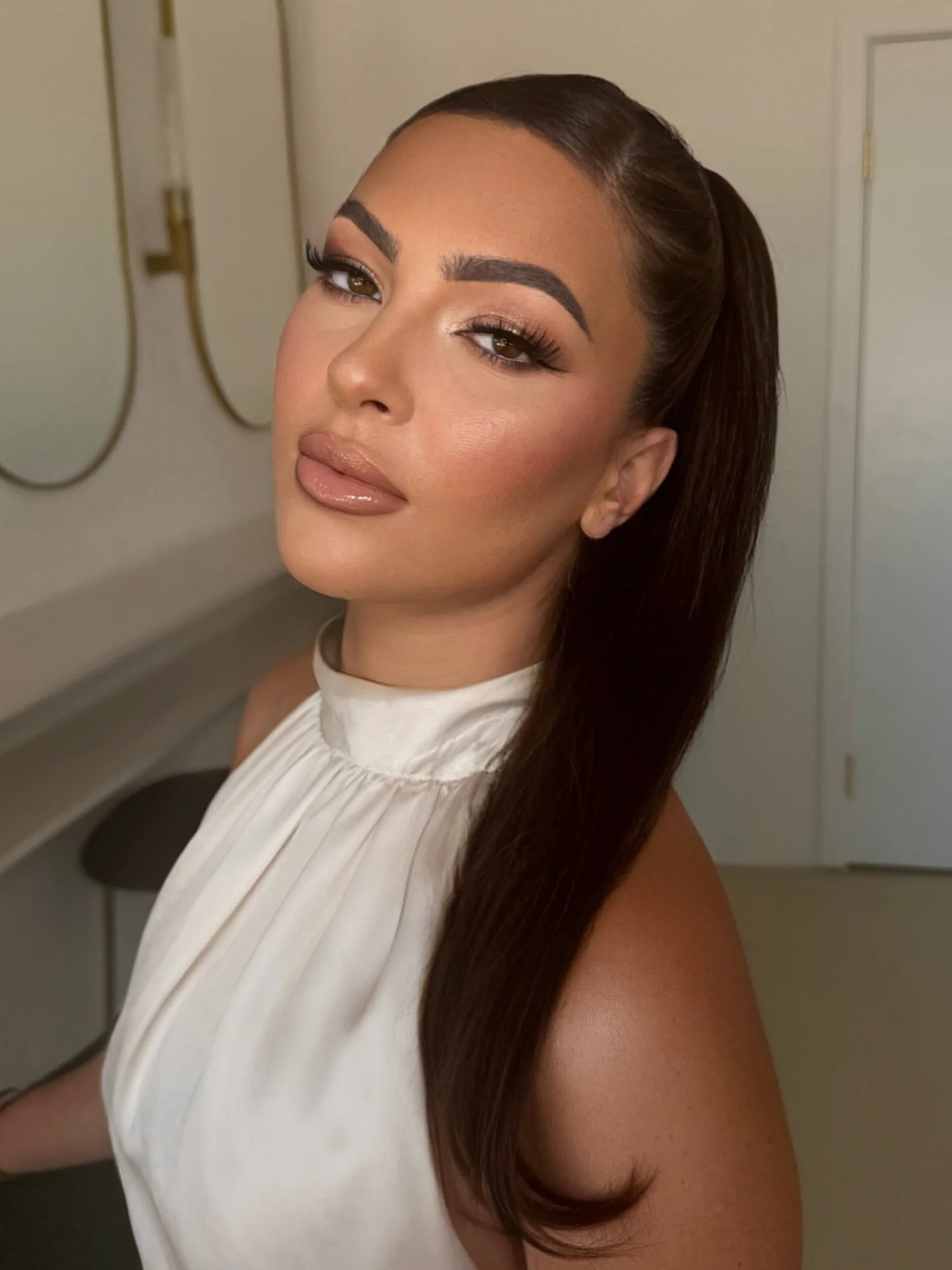 I don&rsquo;t think I can pick a favourite photo of this look. Choosing 3 was hard enough ❤️&zwj;🔥 

I&rsquo;ve released some dates on weekends in 2026 in Perth for event makeup and weddings. If you&rsquo;ve thought about booking in you can do so by