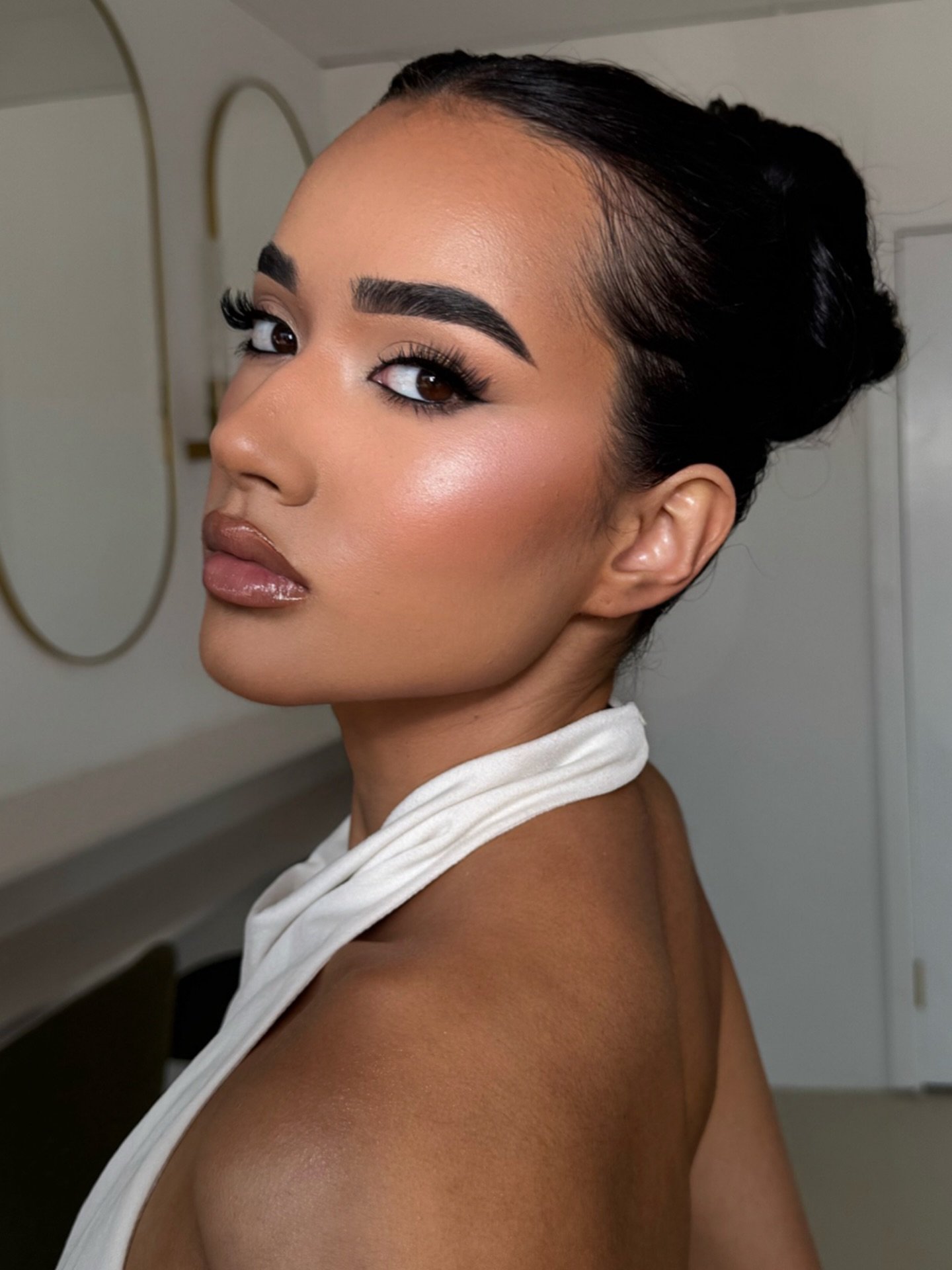 Y&rsquo;all loved this look, and so do I. 

Key products 
@esteelauder double wear
@toofaced born with way concealer
@diorbeauty rosy glow blush pink 
@patricktabeauty major dimension III palette + she&rsquo;s bronzed
@maccosmeticsanz hug me
@kikomil