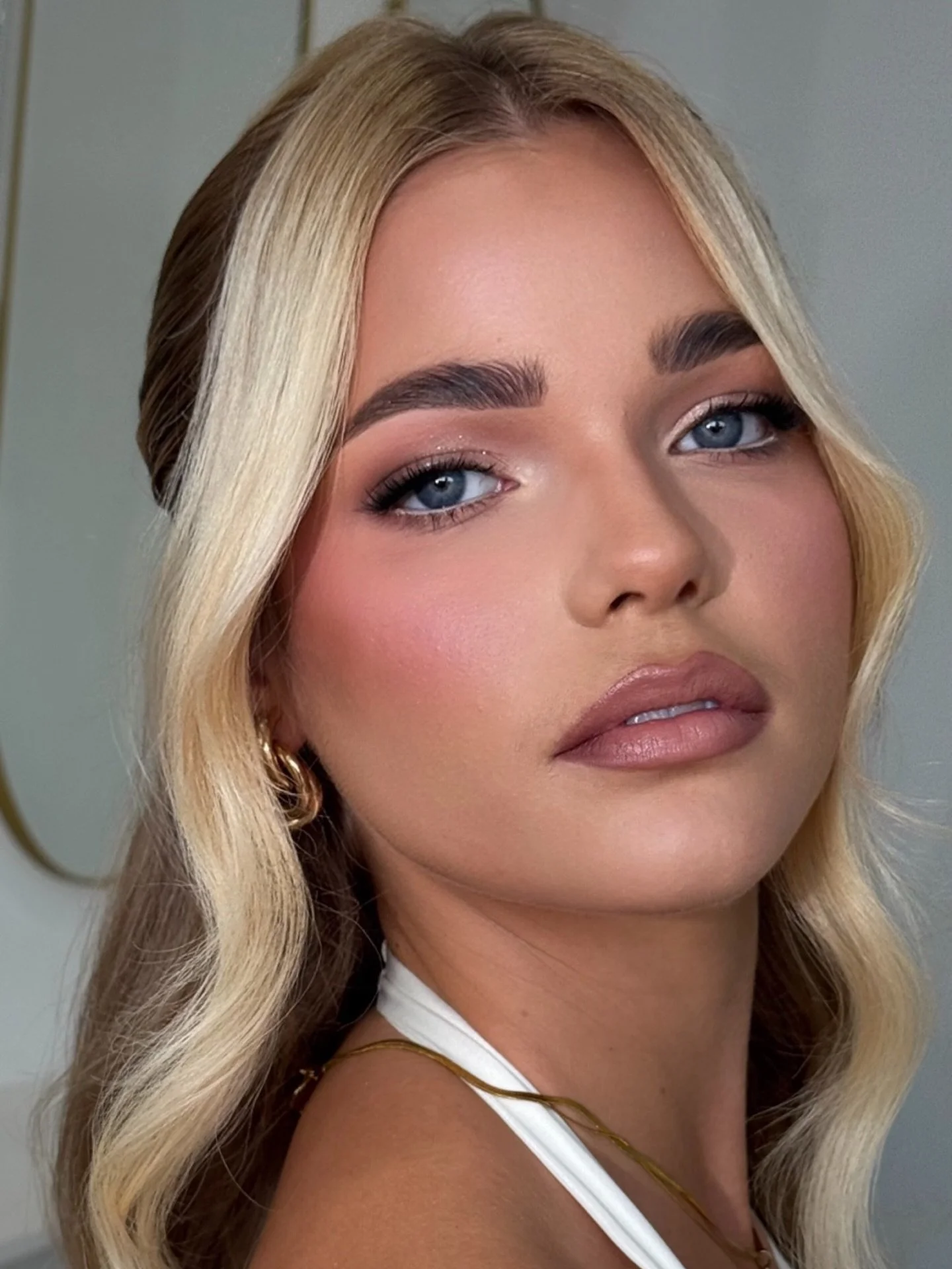 Ethereal ✨
Save this for your bridal inspo. 

Key products 
@narsissist sheer glow guadalupe 
@toofaced born this way concealer vanilla 
@rarebeauty happy blush
@yslbeauty babydoll pink blush
@patricktabeauty she&rsquo;s sculpted 
@makeupbymario ethe