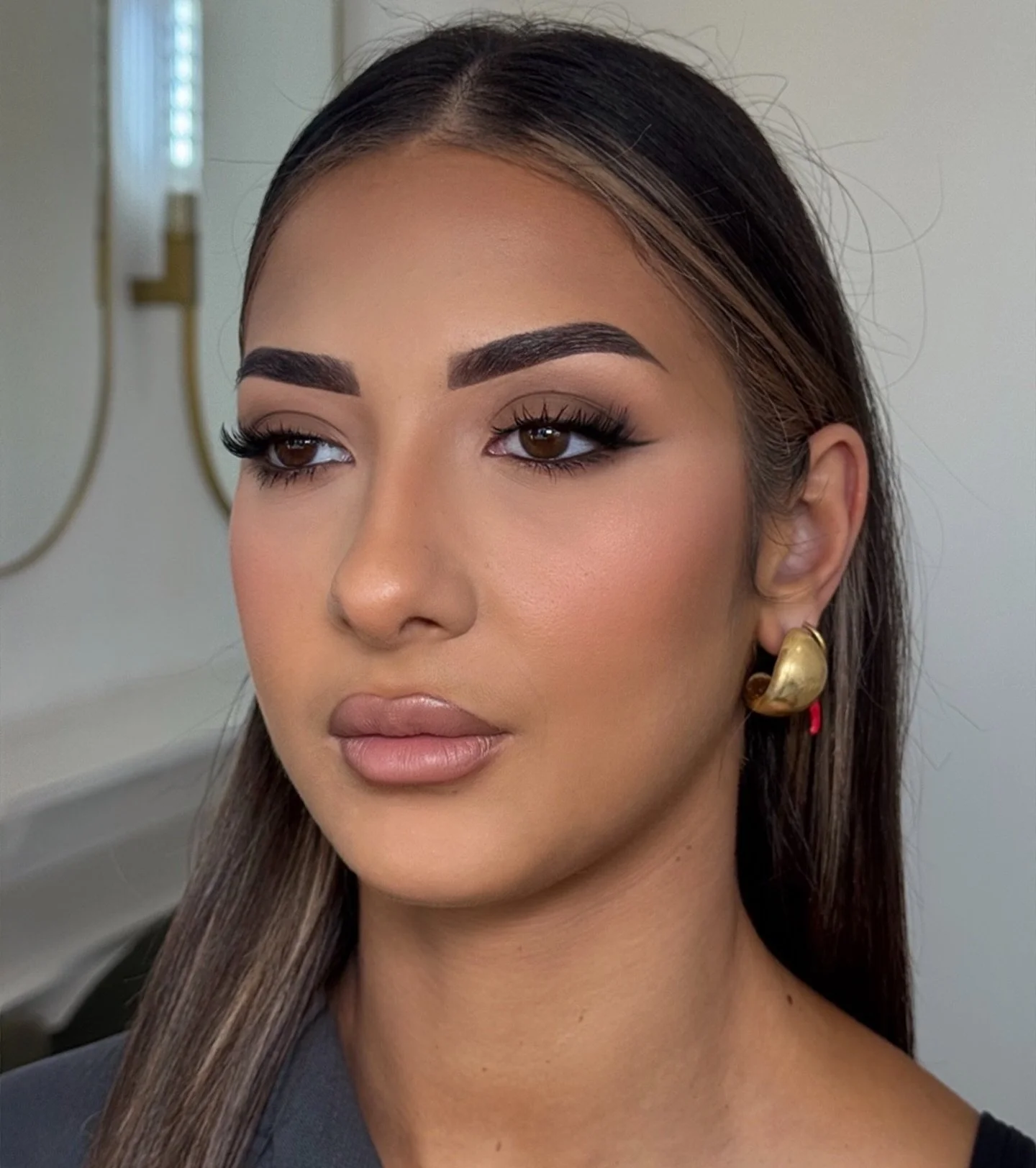 A matte moment. 

@makeupbymario master mattes palette 
@anastasiabeverlyhills dipbrow in dark brown 
@narsissist sheer glow 
@rarebeauty happy liquid blush
@diorbeauty rosy glow blush pink 
@maccosmeticsanz mineralise skin finish dark 

Bookings and