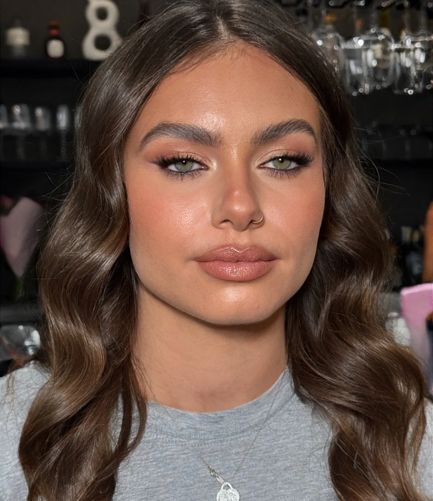 Bronzed, sun kissed skin 🤏🏽🤏🏽🤏🏽

@diorbeauty backstage face and body foundation 
@nyxcosmetics_aunz the brow glue + micro brow pencil in taupe
@rarebeauty worth liquid blush
@diorbeauty rosy glow blush rosewood
@makeupbymario pro eye pencil in 