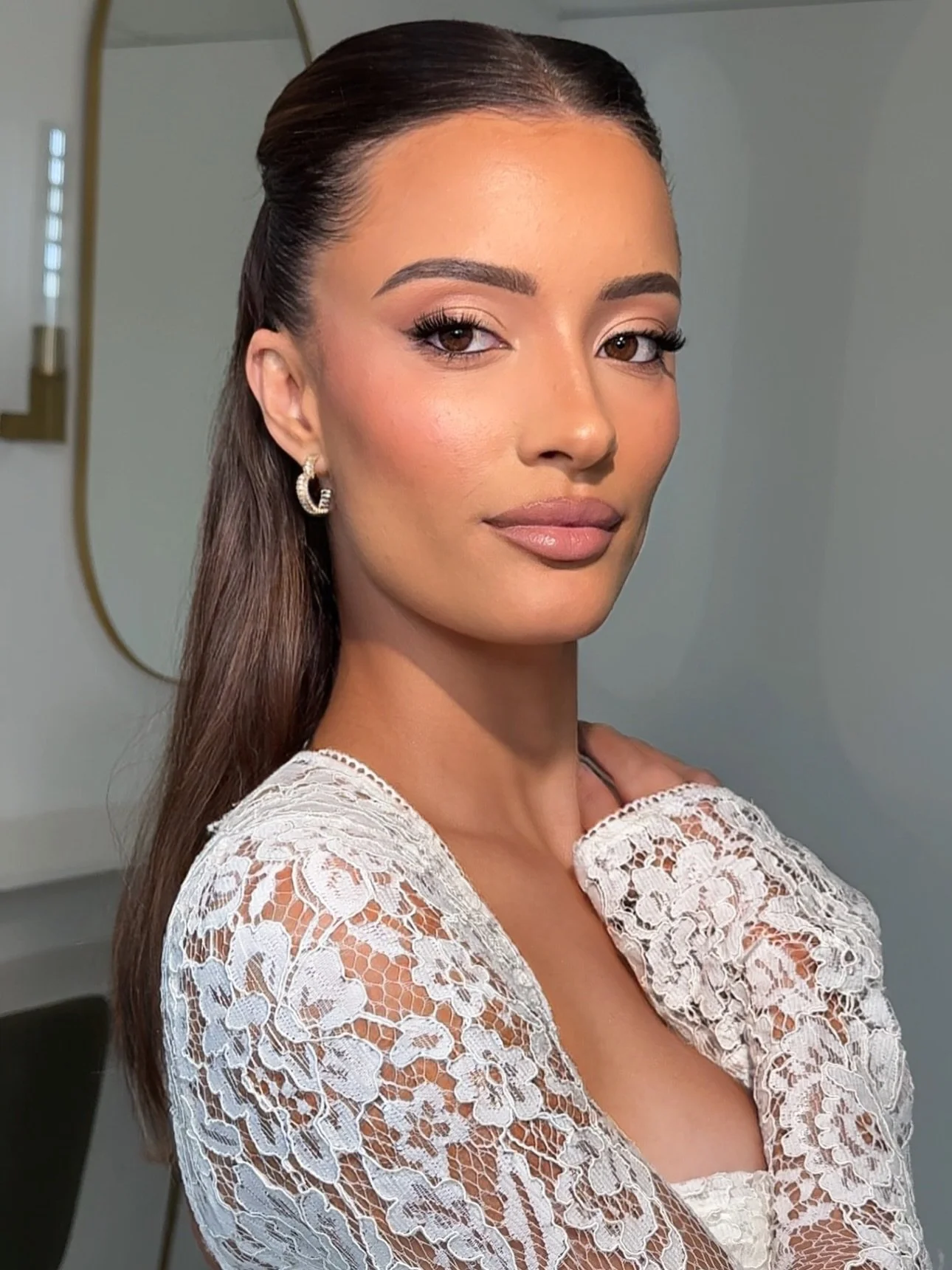 Angelic glam for an angelic gal 🤍 this just may be my new favourite lip combo 🤏🏽 The most perfect shade of pink fit for a bride. 

@diorbeauty Backstage face &amp; body foundation 
@toofaced Born this way concealer
@nyxcosmetics_aunz Brow glue 
@a