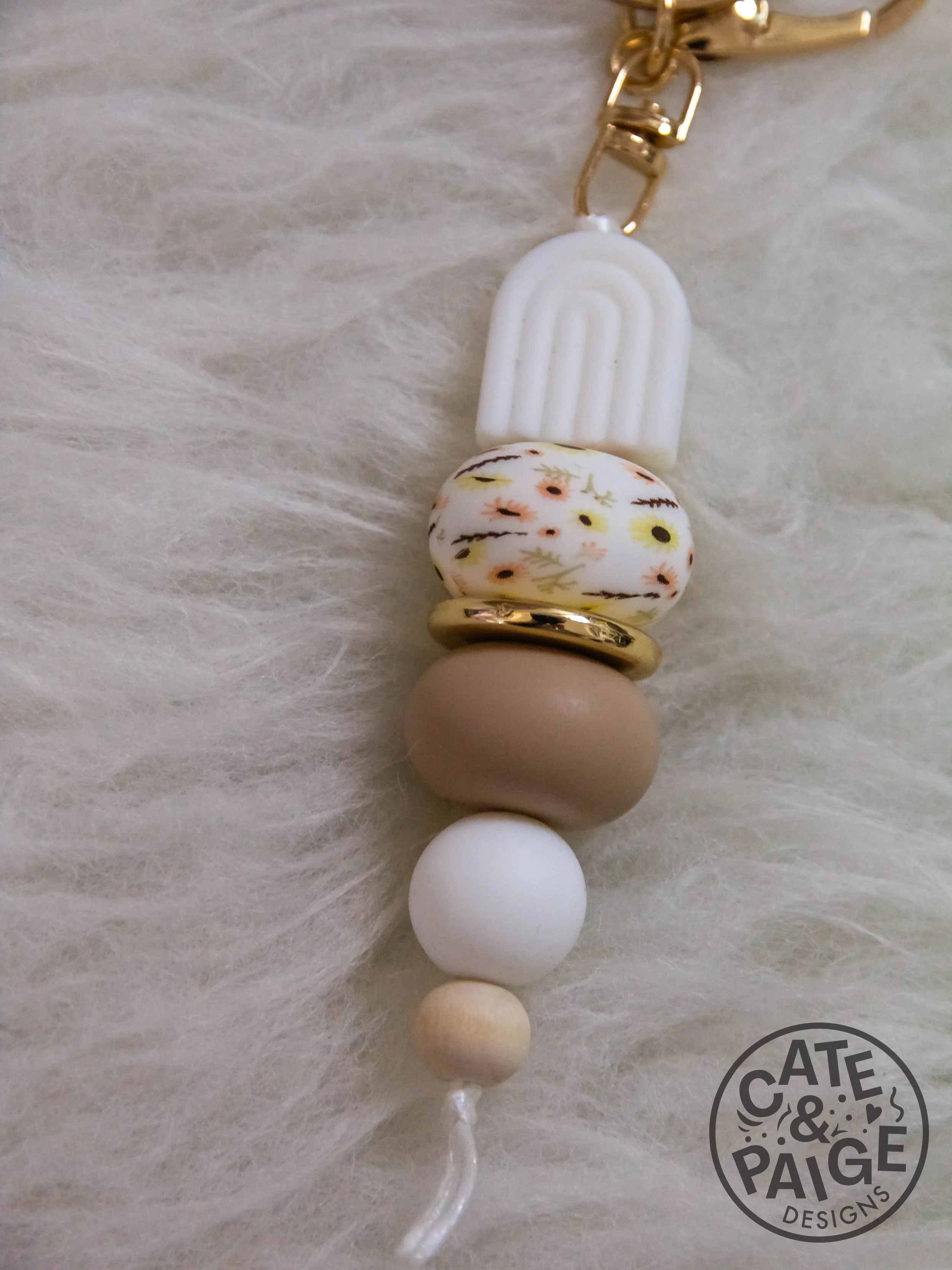 Rainbow - White 01.jpg