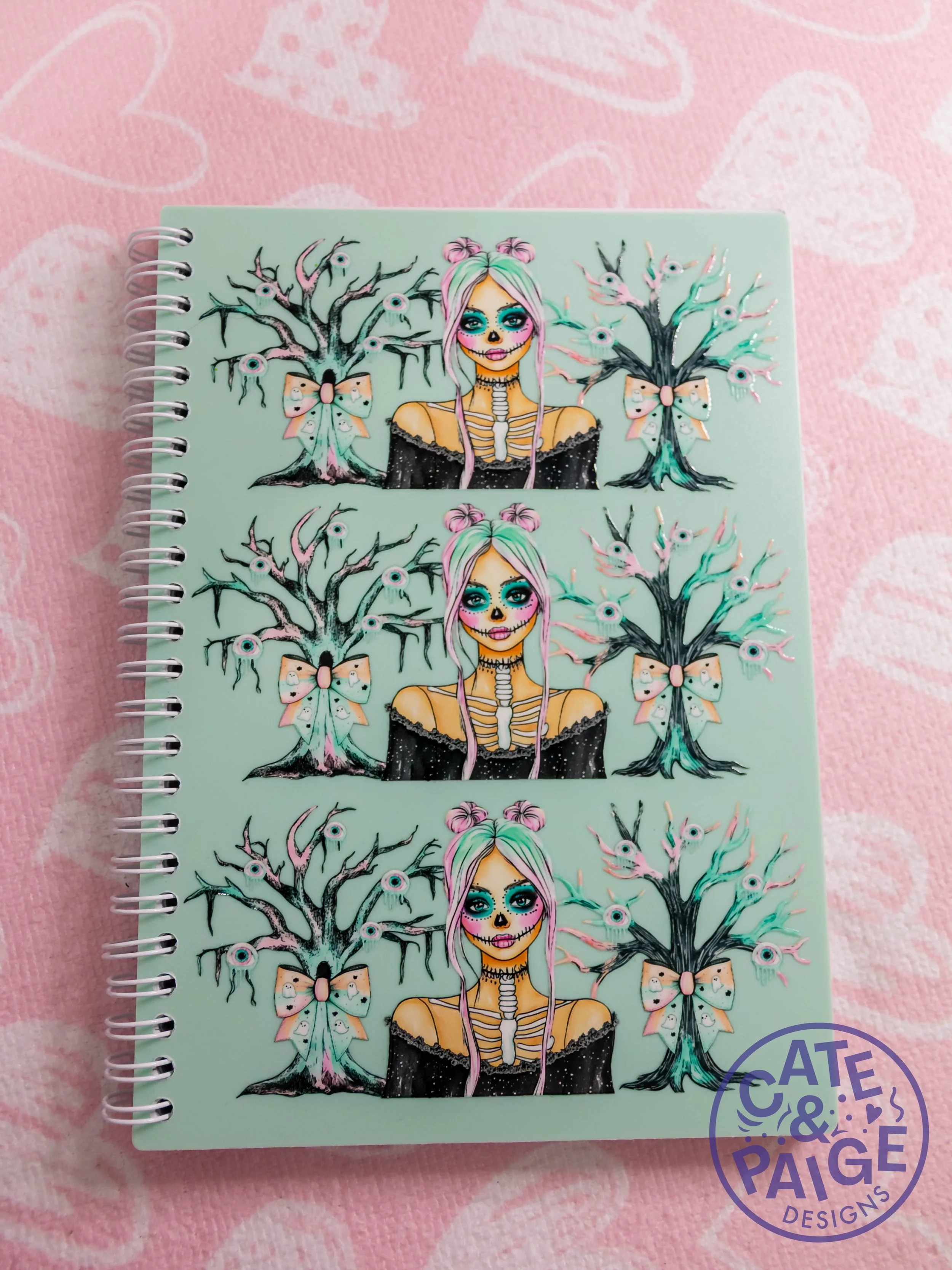 Skeleton Lady 02.jpg