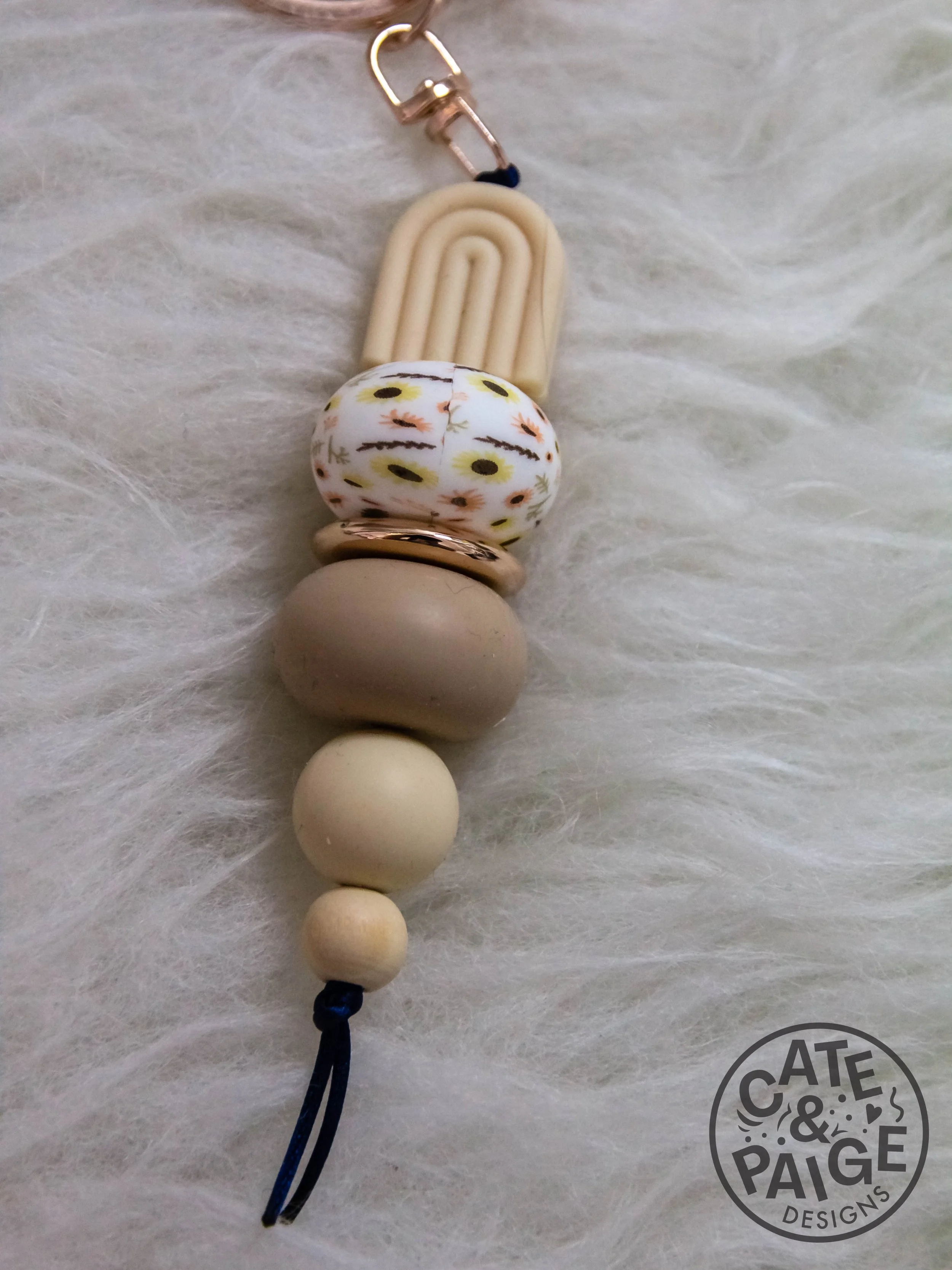 Rainbow - Cream 01.jpg