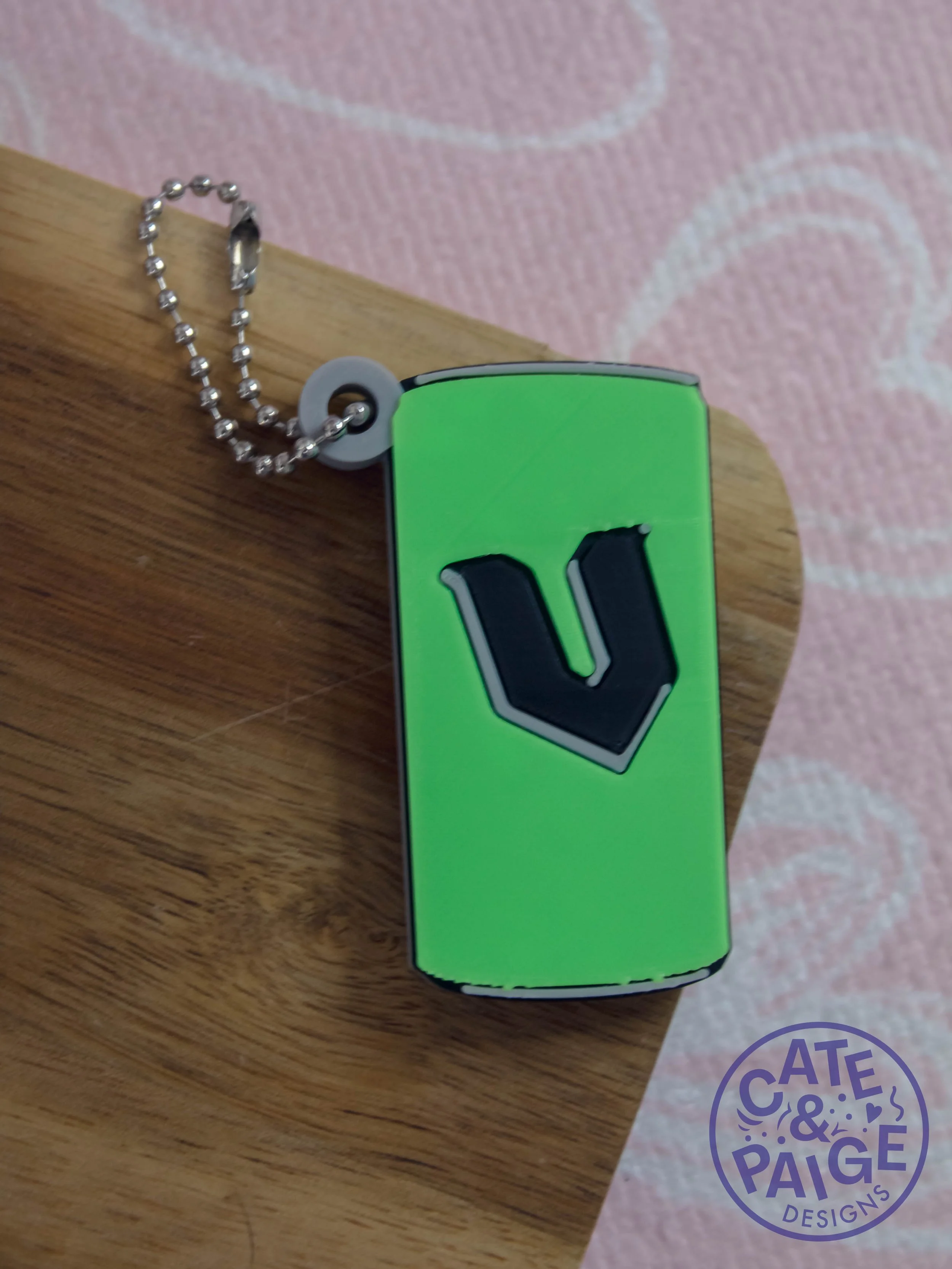 V, Green 01.jpg